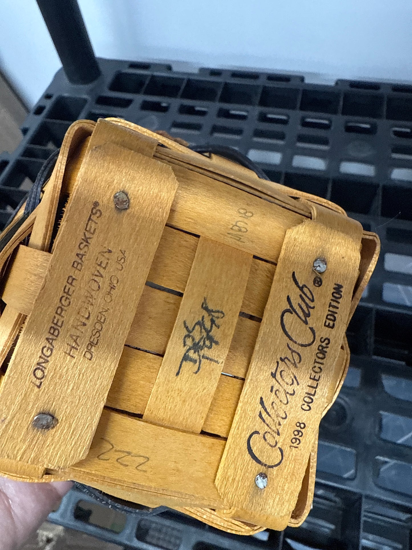 Longaberger collectors club thyme basket