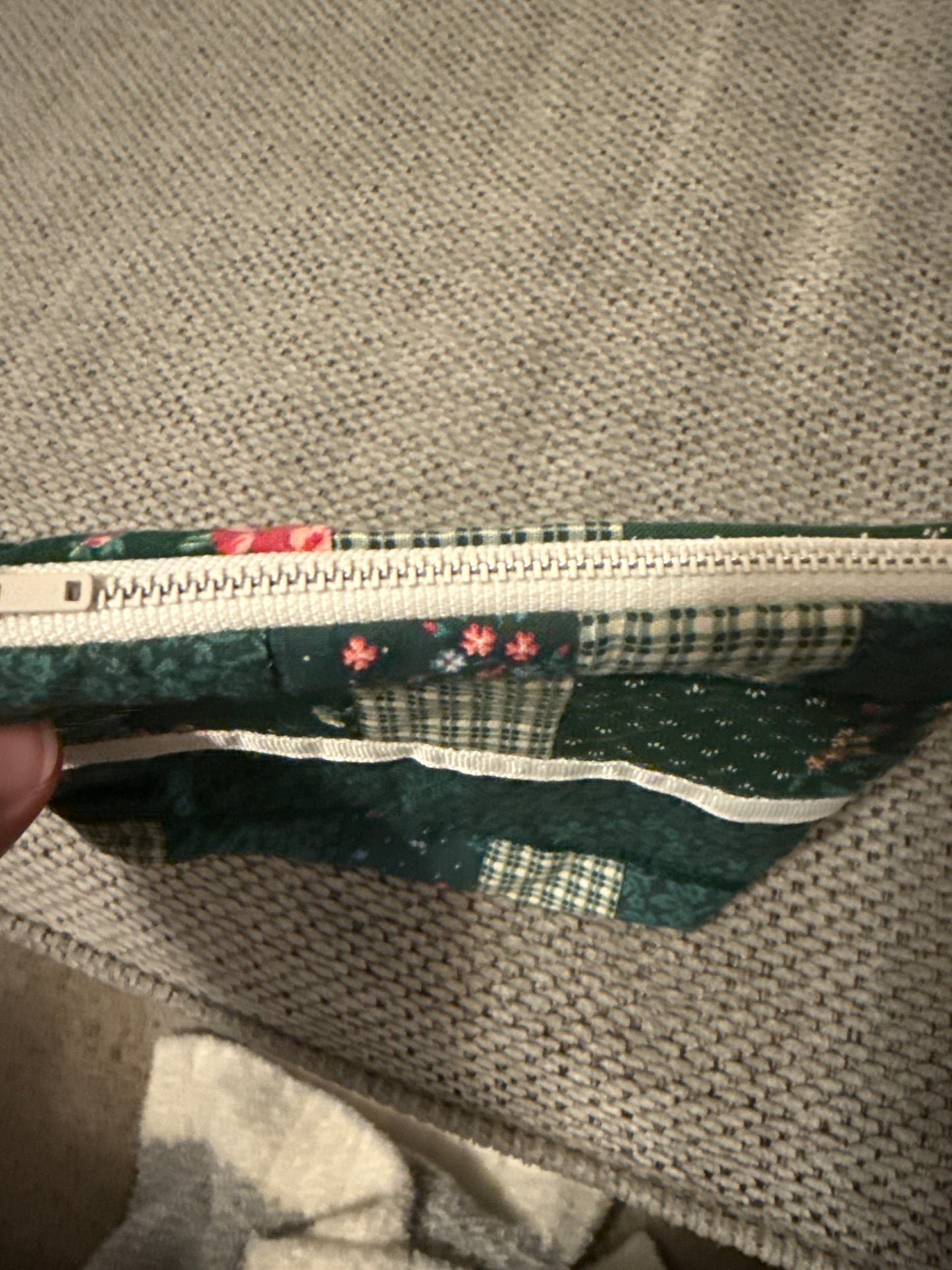 Homestead zippered bag