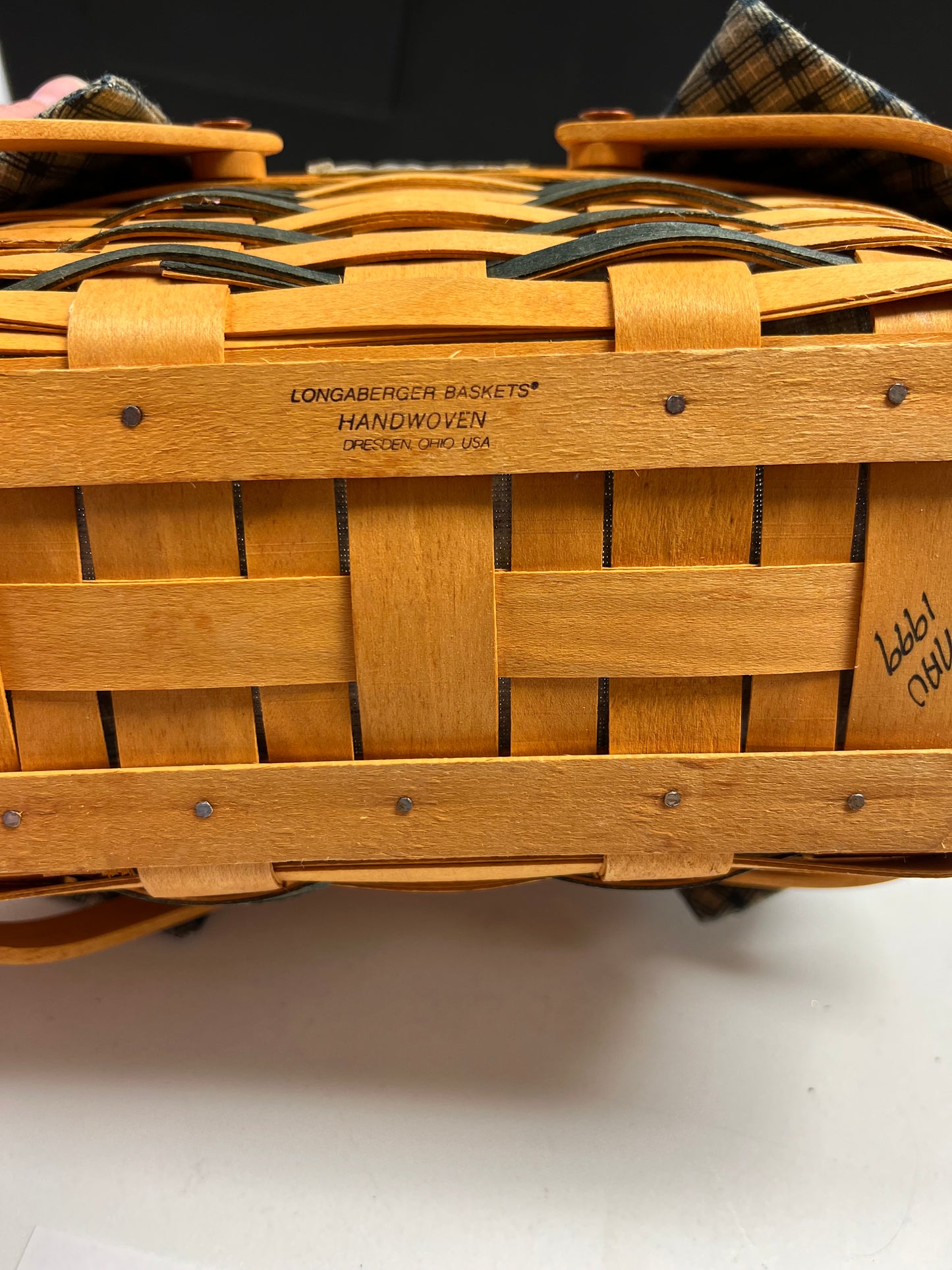 Longaberger 1999 woven memories basket with liner