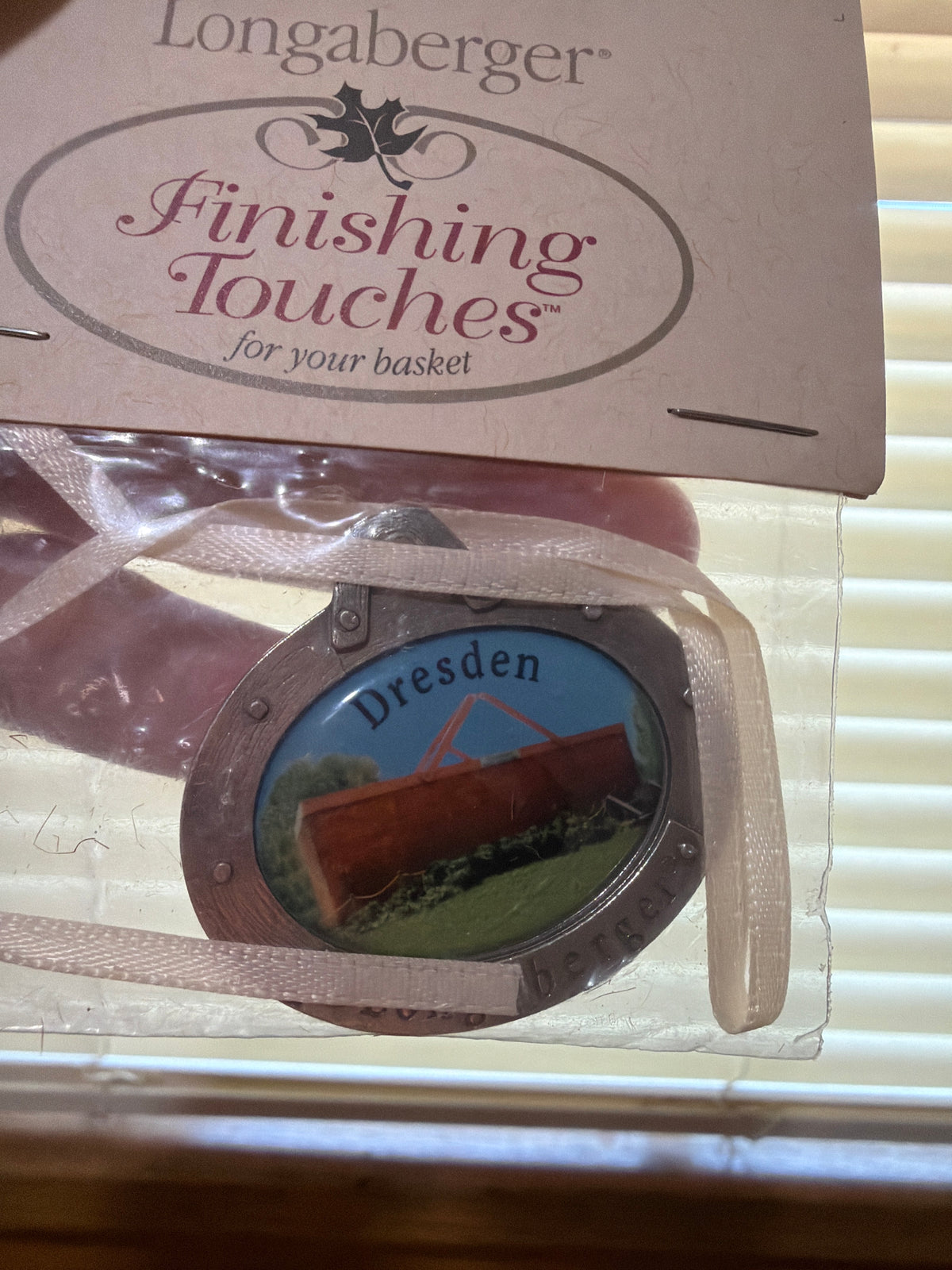 Longaberger Finishing Touches Dresden tie-on
