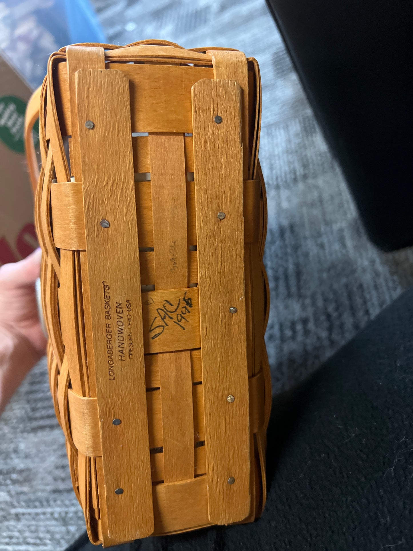 Longaberger Collectors Club 1999 charter member basket with protector & tie on