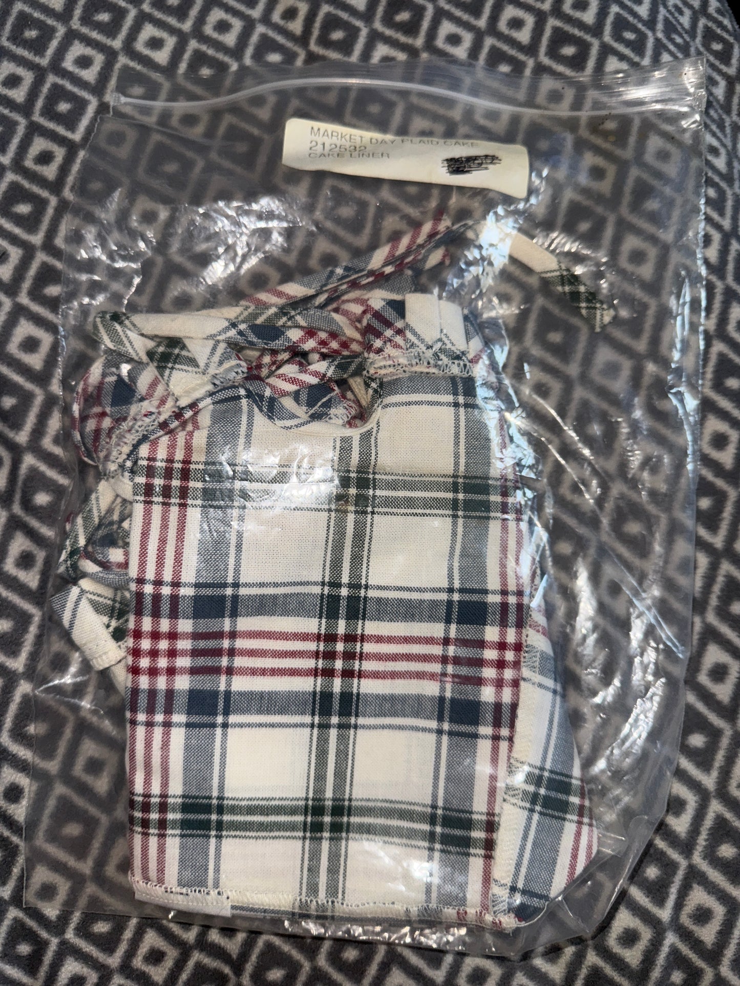 Longaberger Cake liner in market day plaid