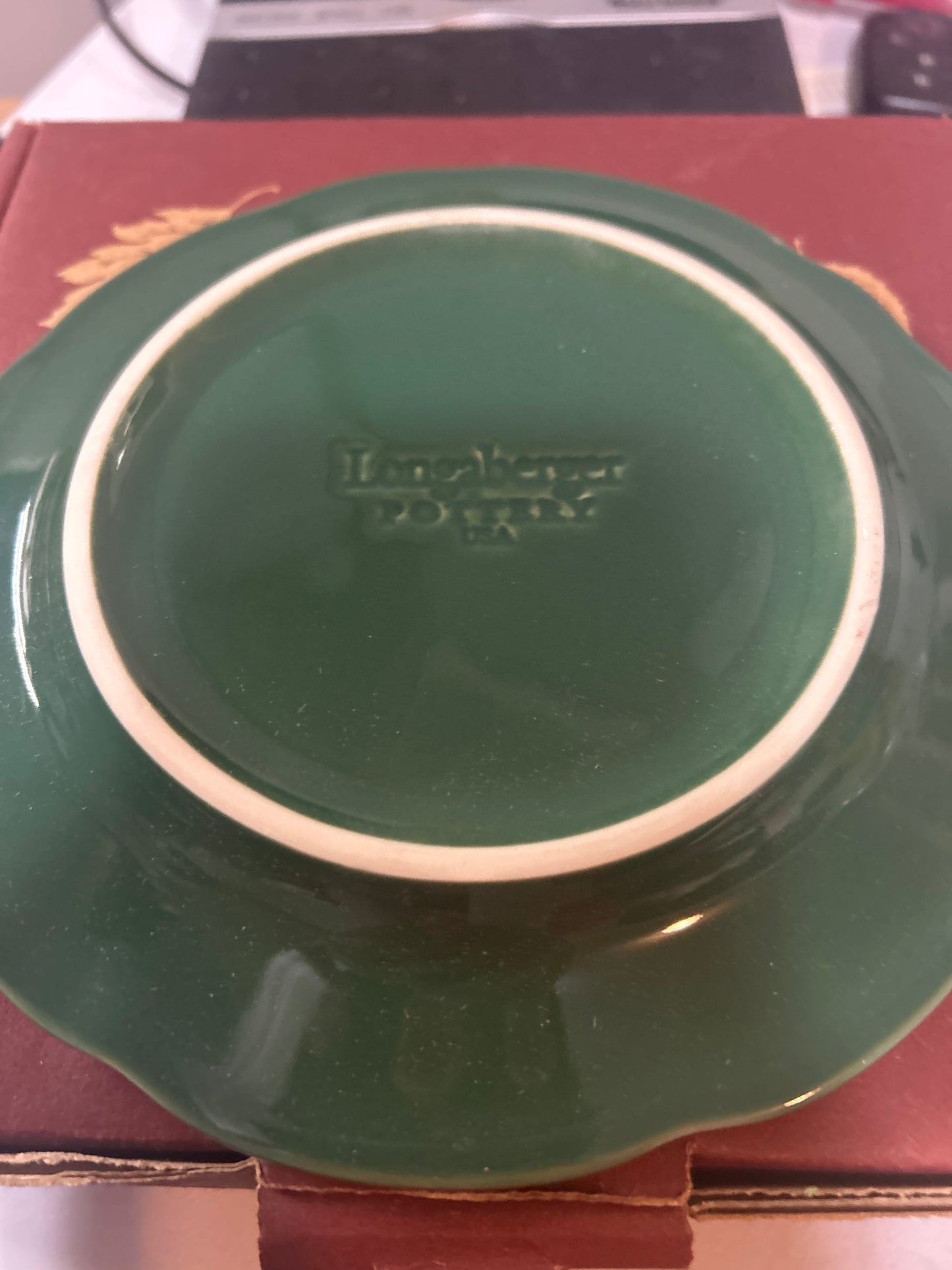 Falling leaves plate in ivy