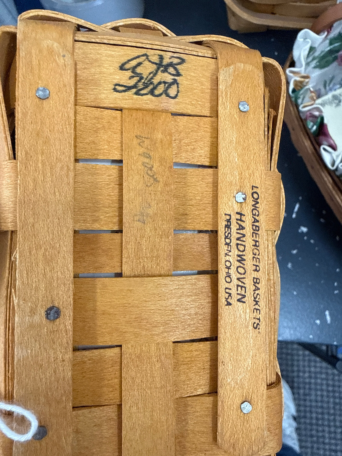 Longaberger parsley basket with liner, protector , and tie on