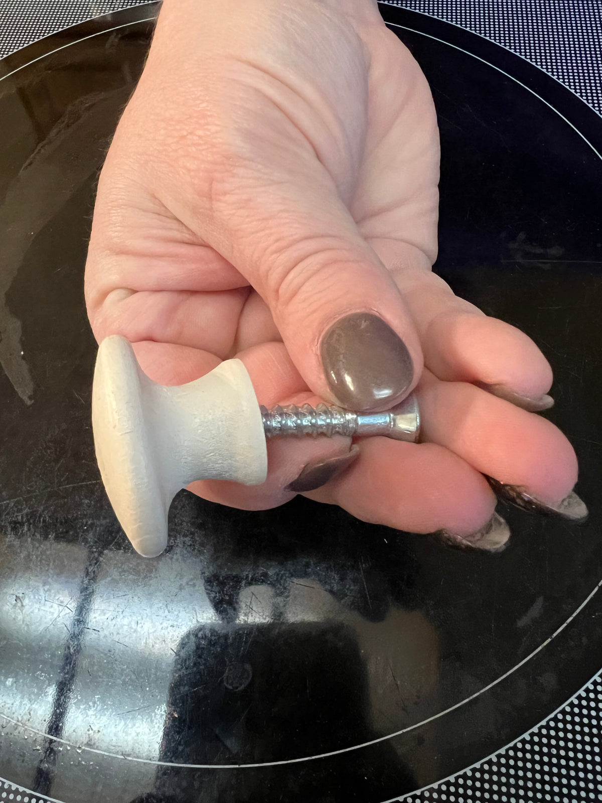 Longaberger white round knob