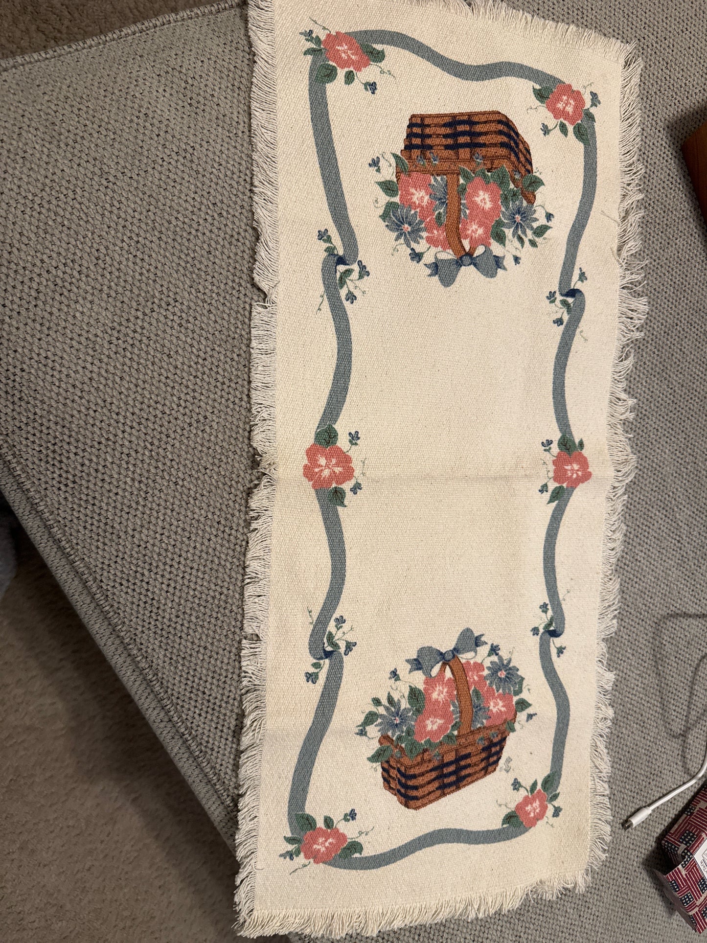 Homestead table runner