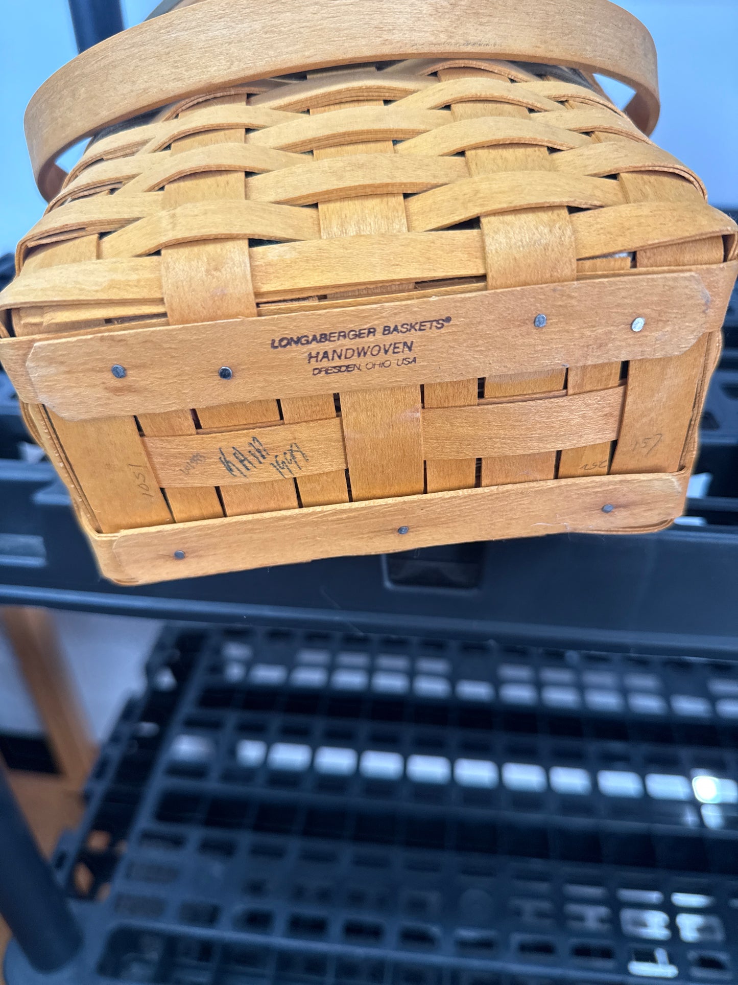 Longaberger 1998 glad tidings basket with liner and protector