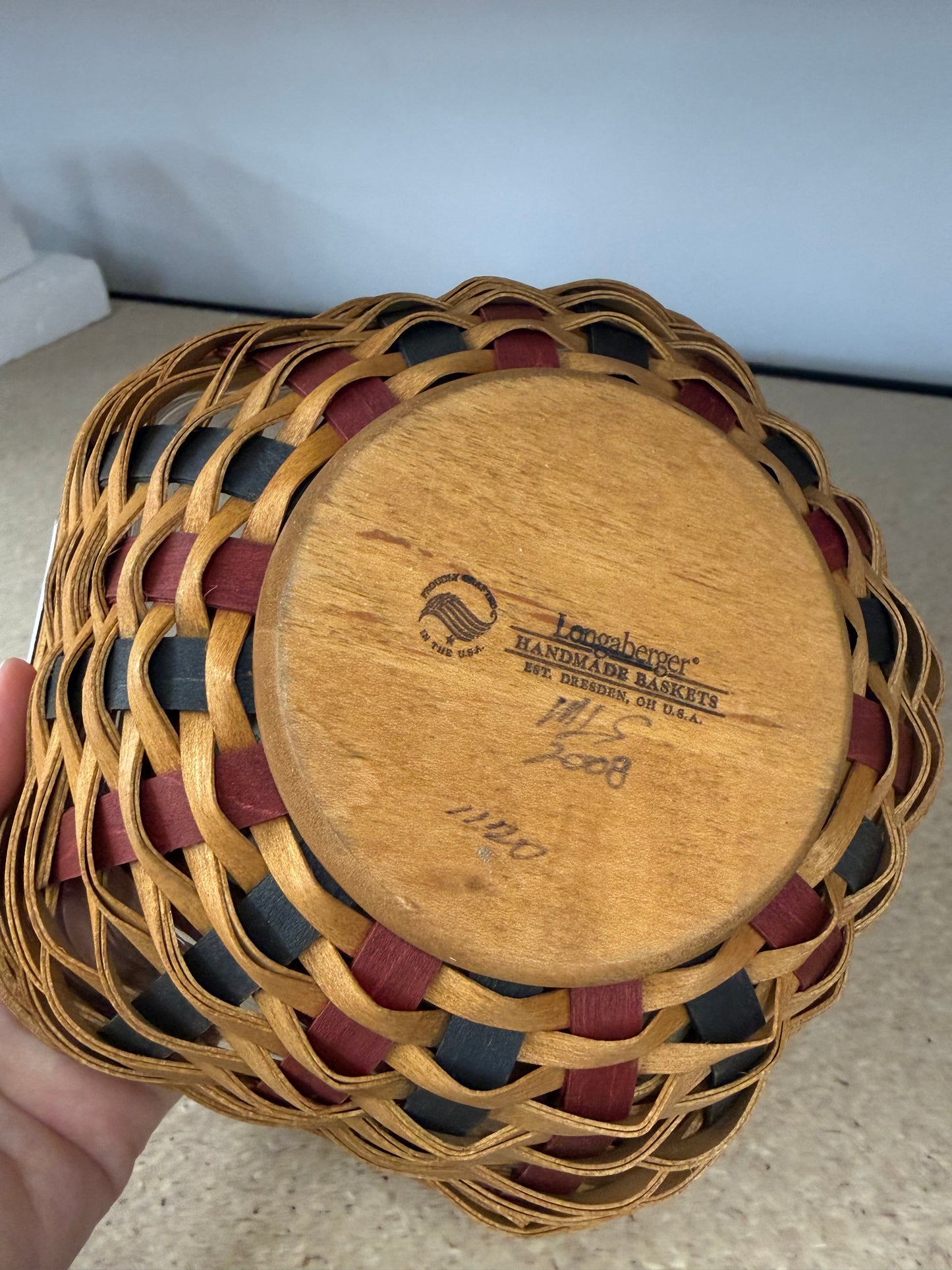 Longaberger 2008 bee basket with protector