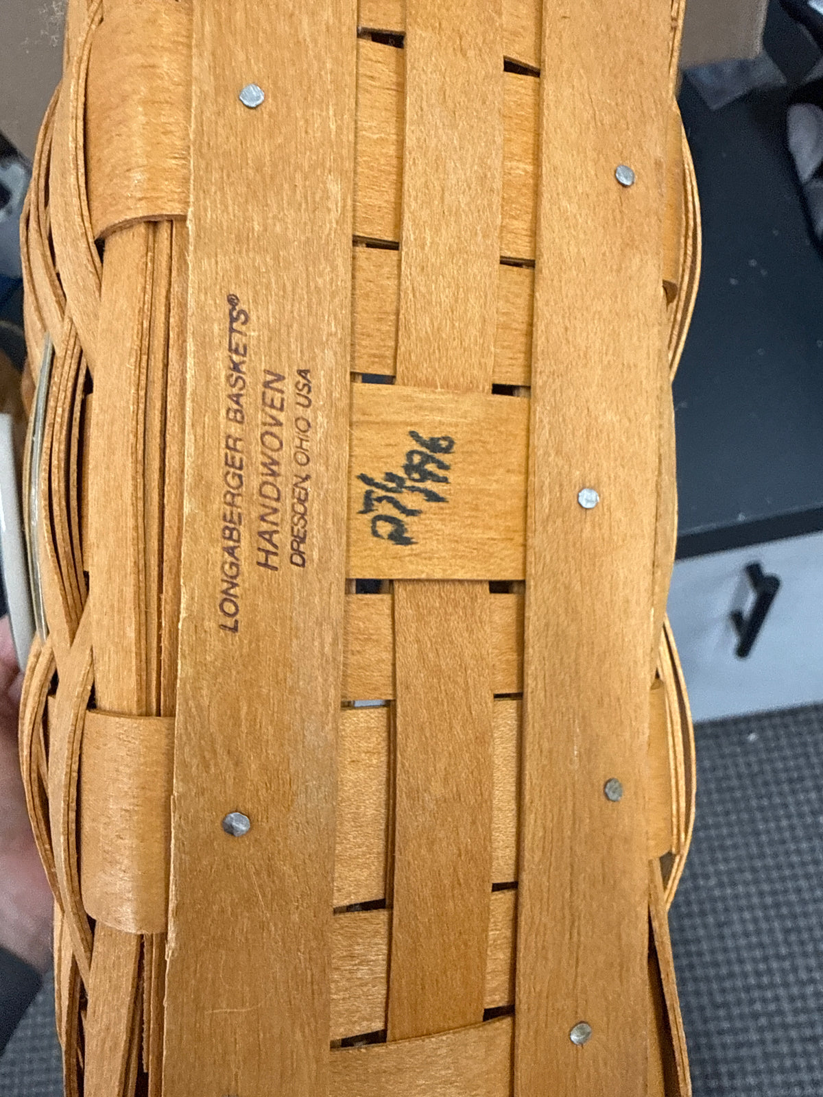 Longaberger 1996 collector’s club charter member basket with tie on and handle gripper