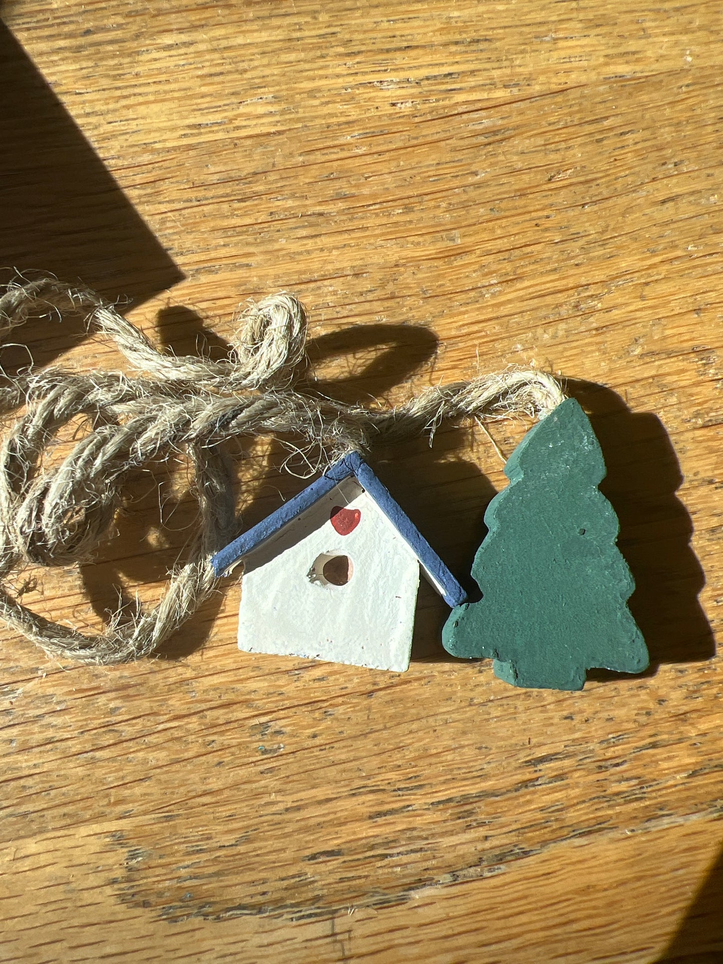 Homestead basket hanger birdhouse and tree