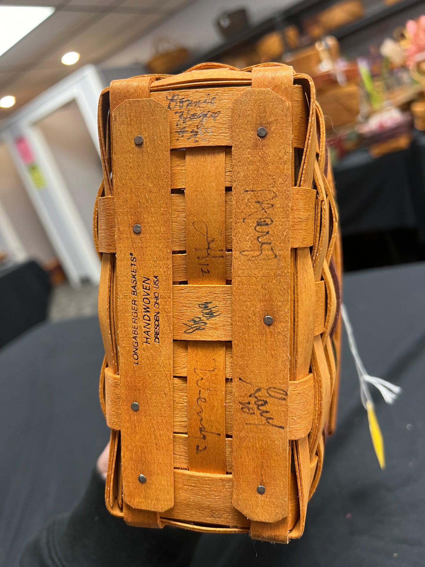 Longaberger signed 1999 bee basket with liner & protector