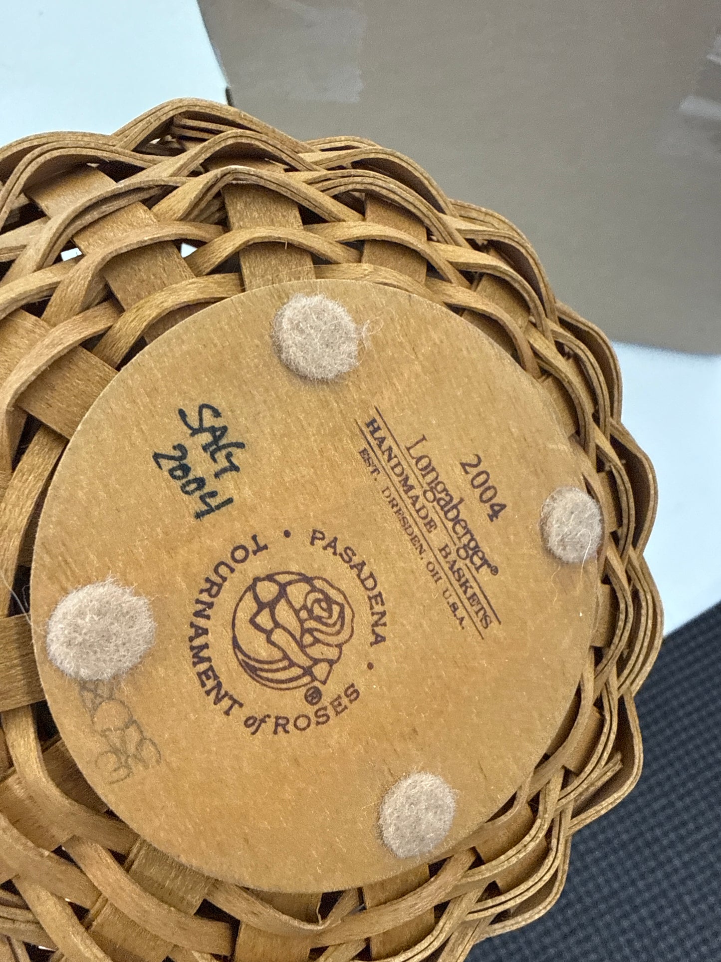 Longaberger tournament of roses basket with lid, liner, and protector