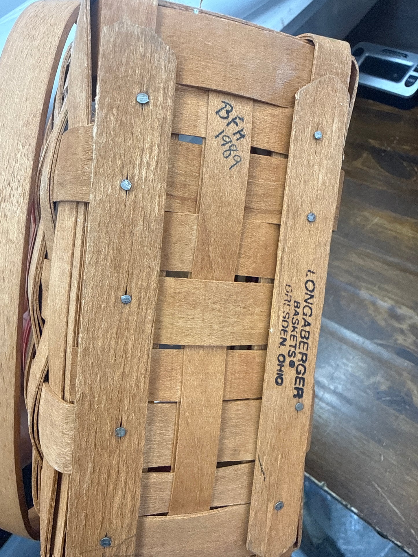 Longaberger 1989 holiday memory basket