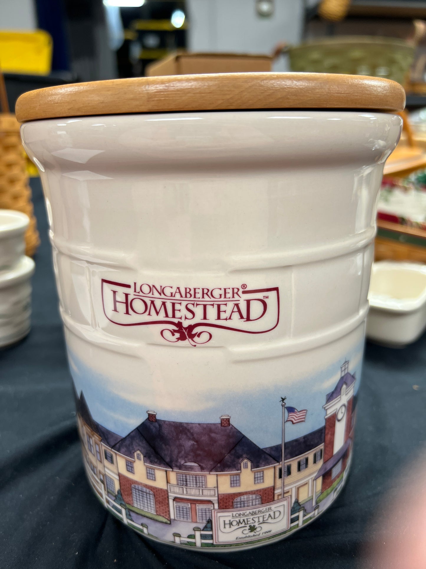 Longaberger homestead 2 quart crock