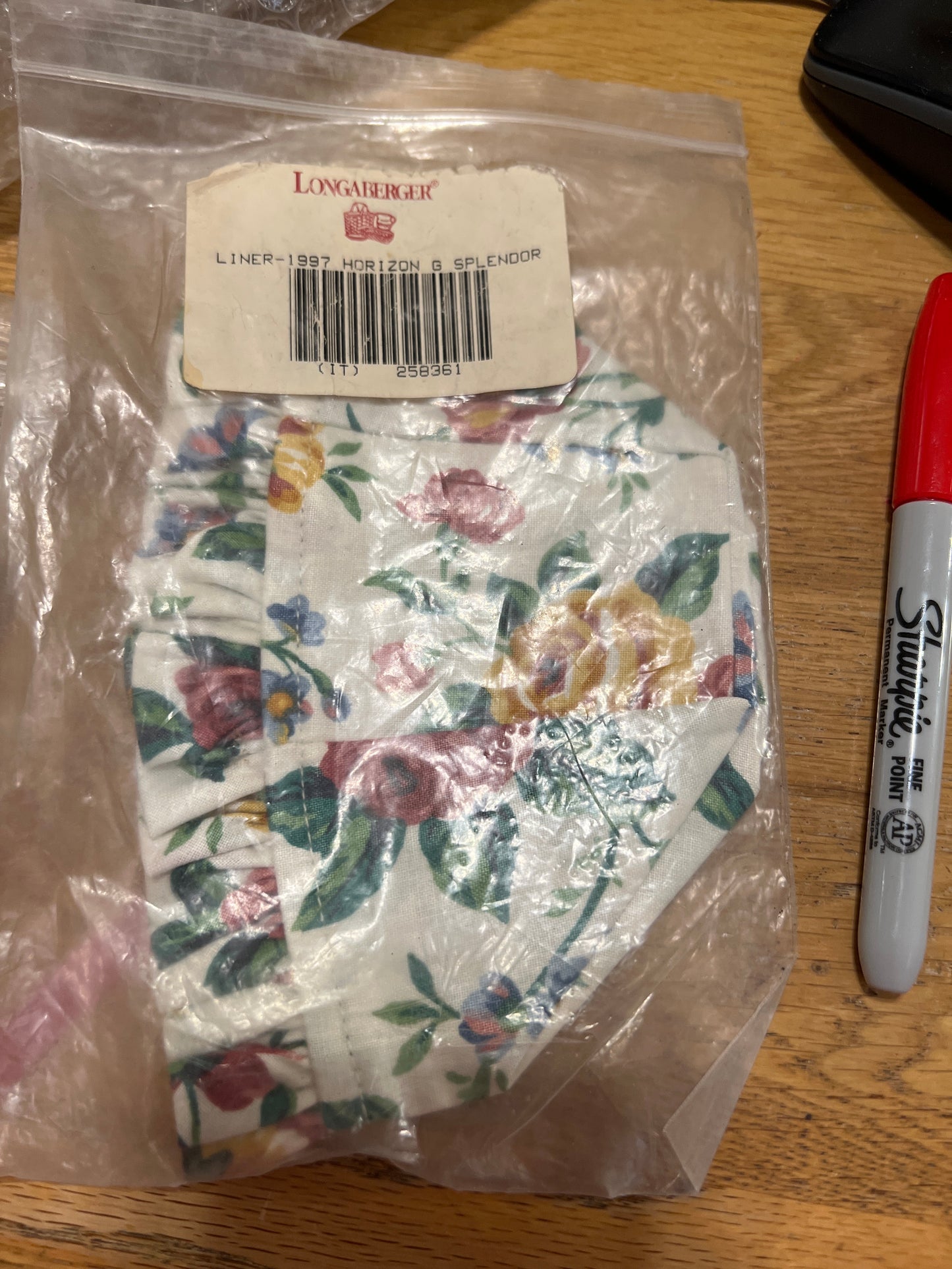 Longaberger 1997 horizon of hope lined in garden splendor