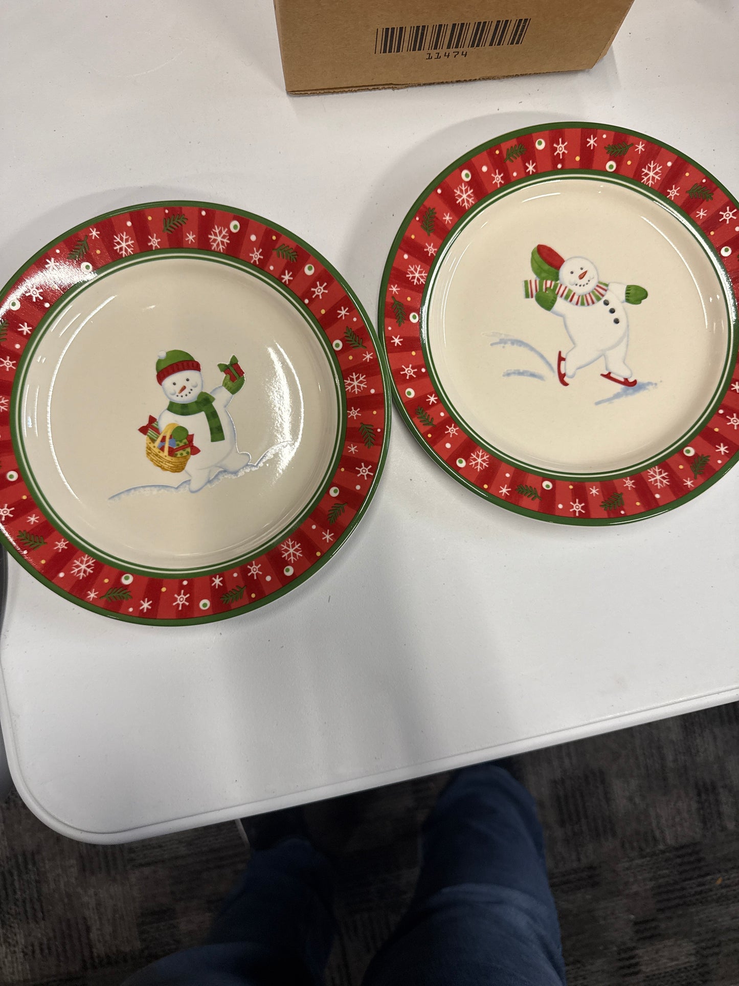 Longaberger set of 2 snowman snack plates