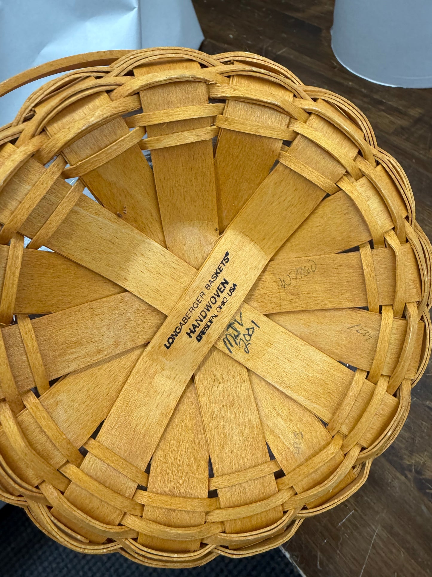 Longaberger 2002 woven memories basket with protector