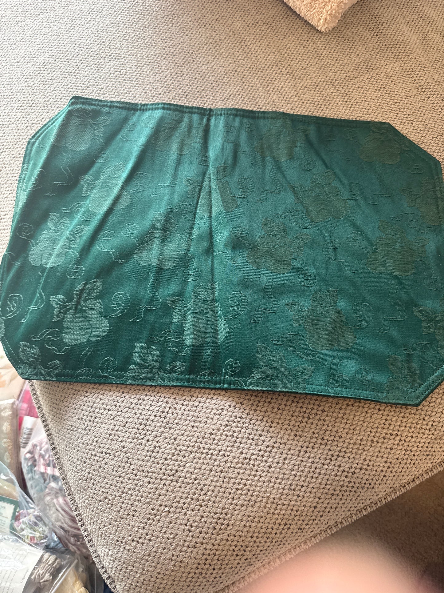 Longaberger placemat in ivy builder pear