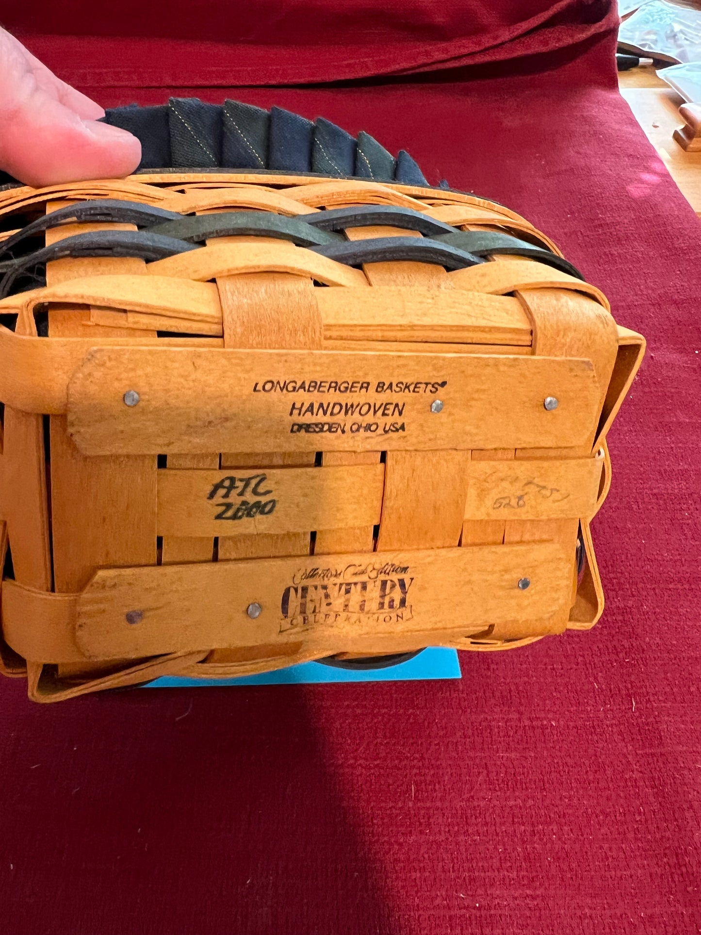 Longaberger 2000 renewal basket with liner & protector