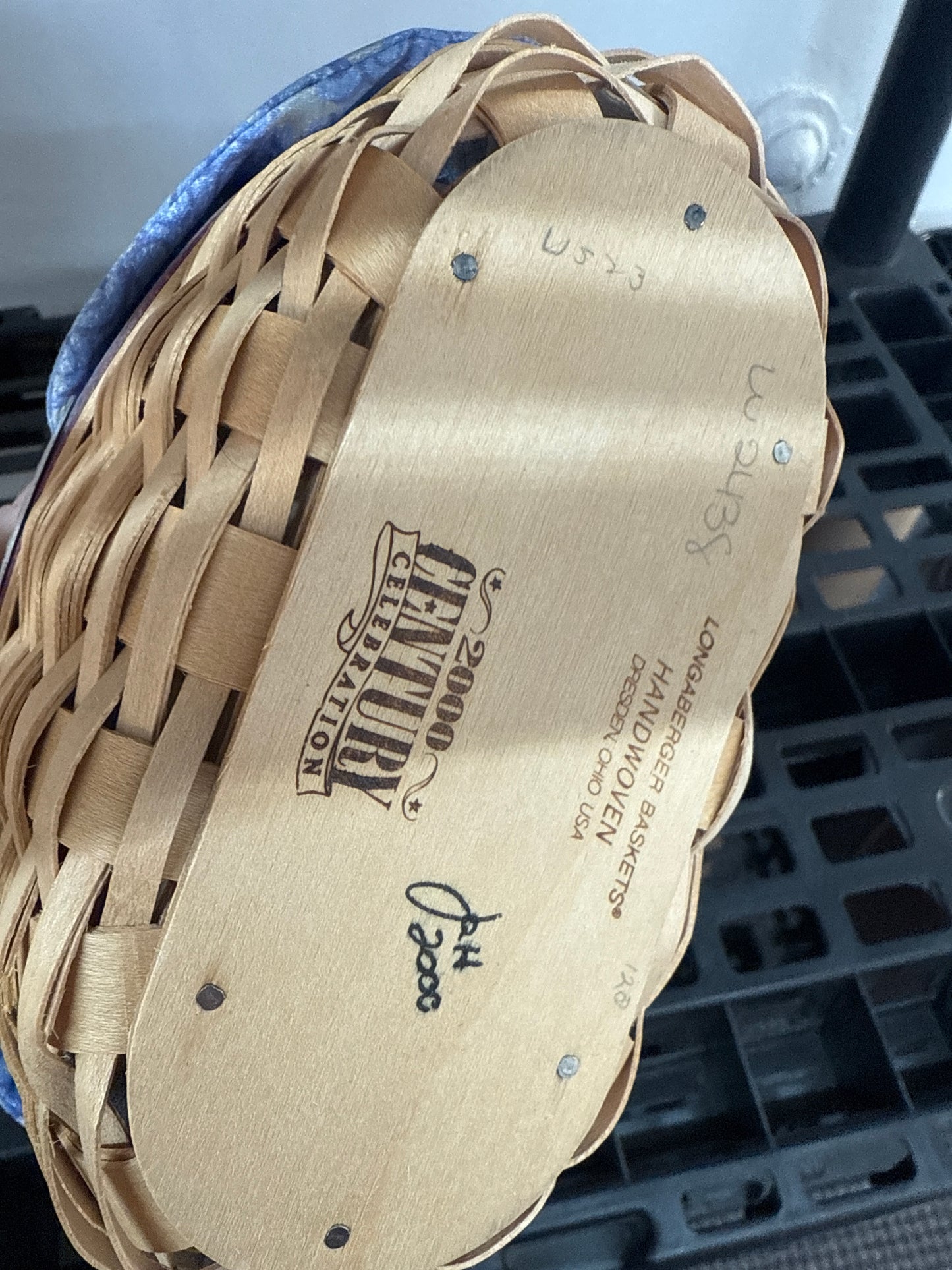 Longaberger hostess appreciation century basket with lid, protector and liner