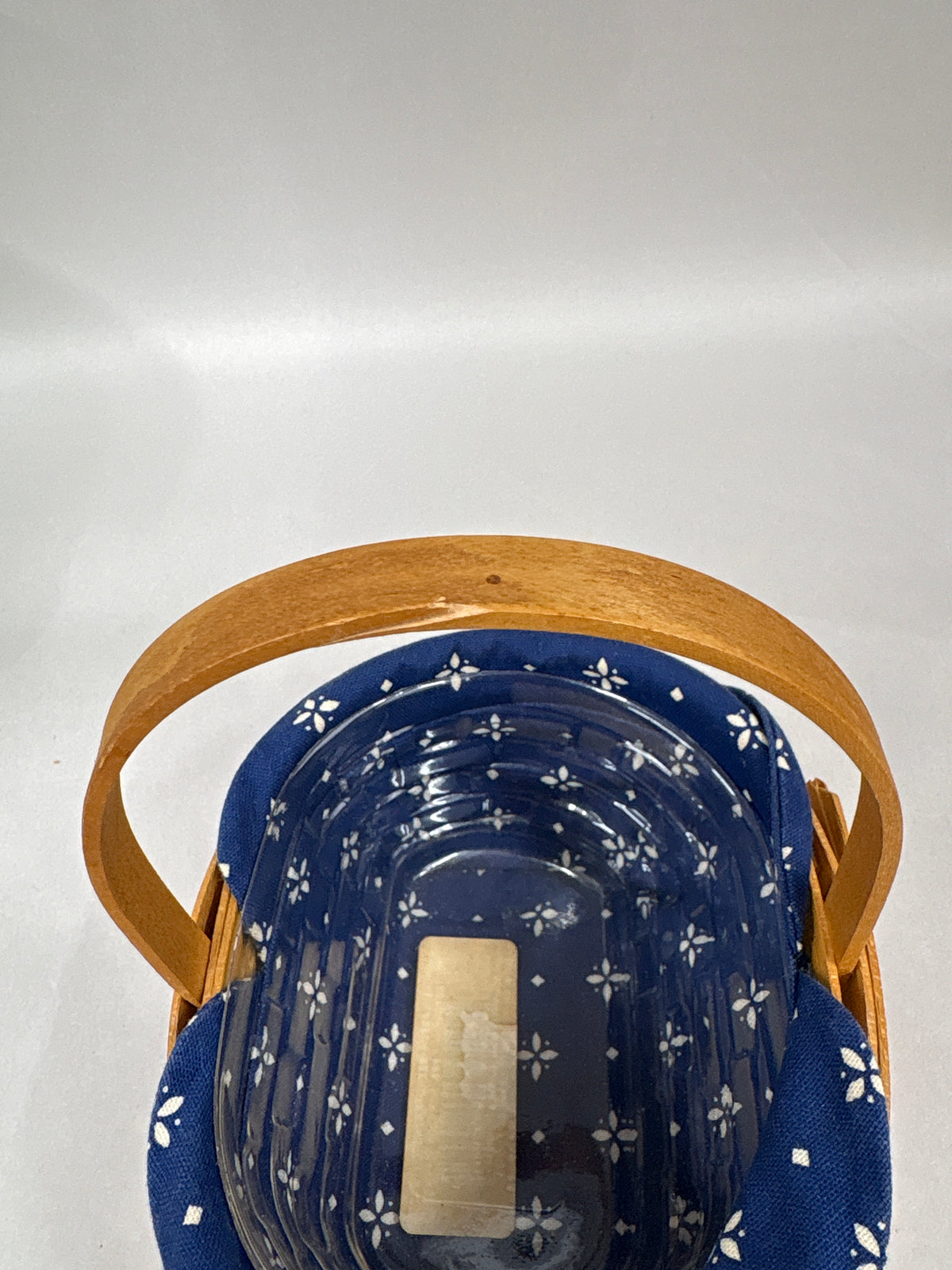 Longaberger 1999 Horizon of Hope Basket with Liner, Protector. Please note broken/split on handle.