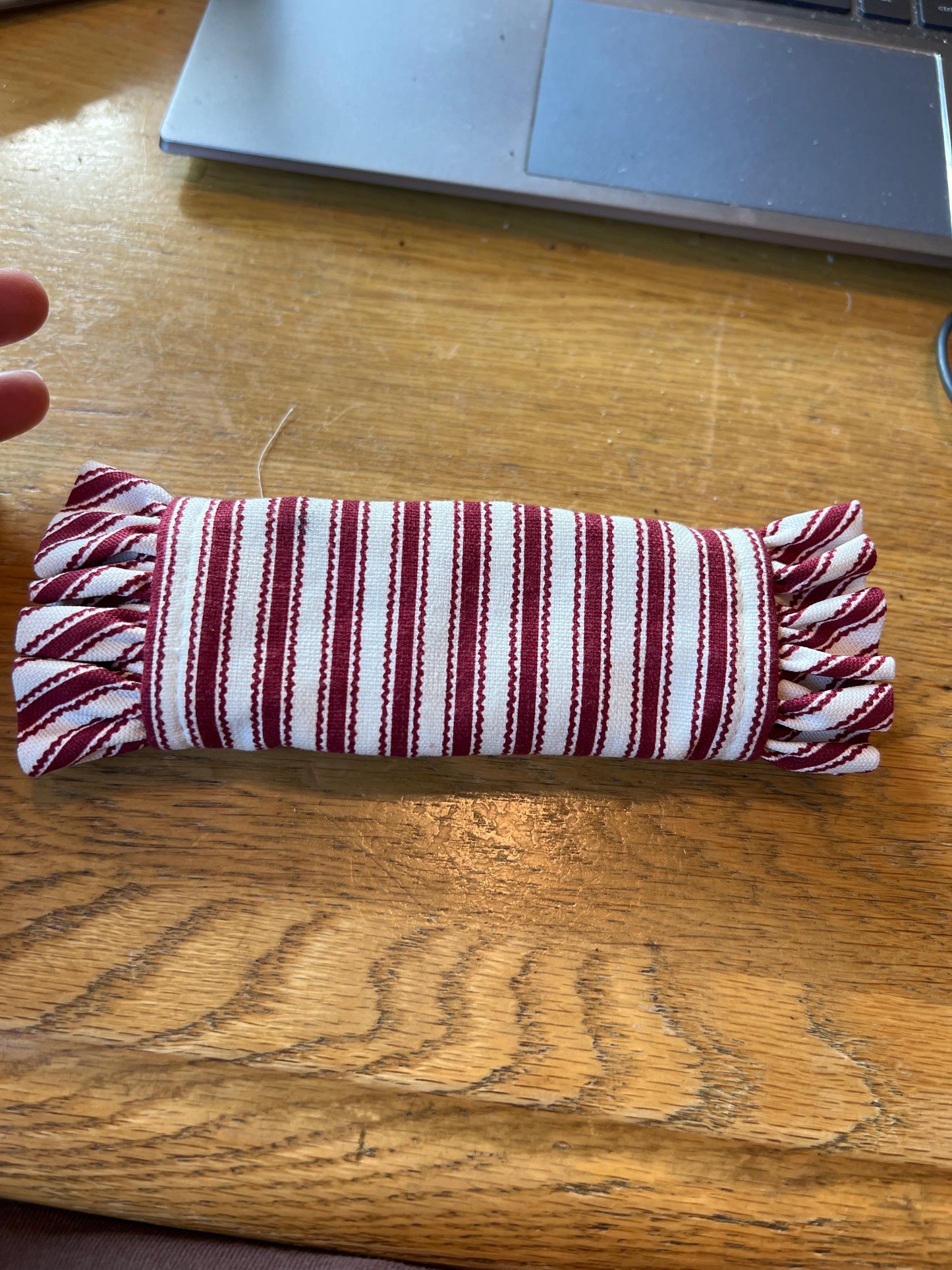 Longaberger handle gripper in red ticking