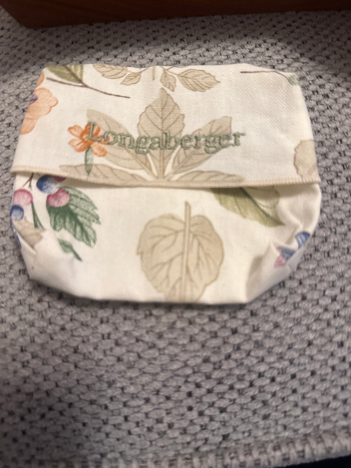 Longaberger travel tissue carrier/holder in botanical fields