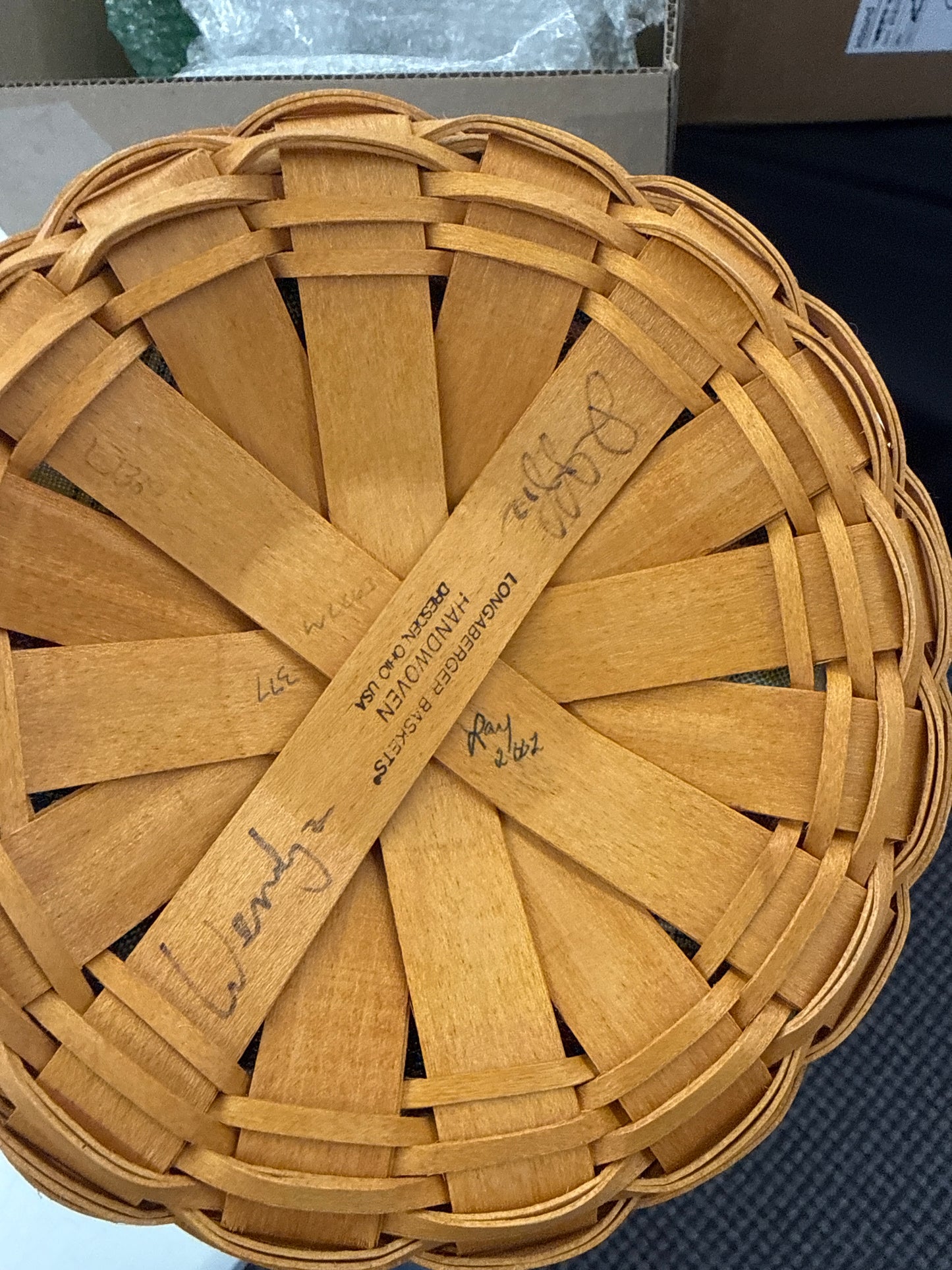 Longaberger 2002 woven memories basket with liner and protector