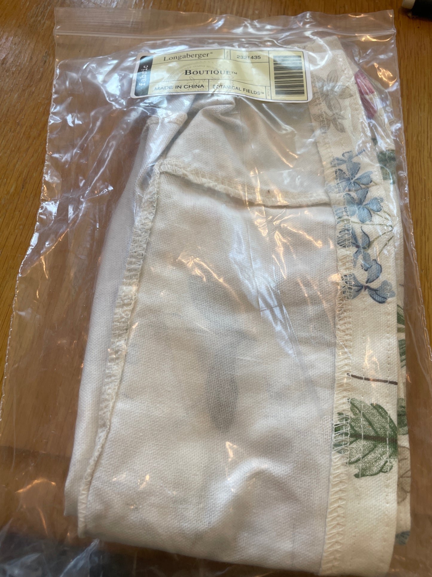 Boutique liner in botanical fields