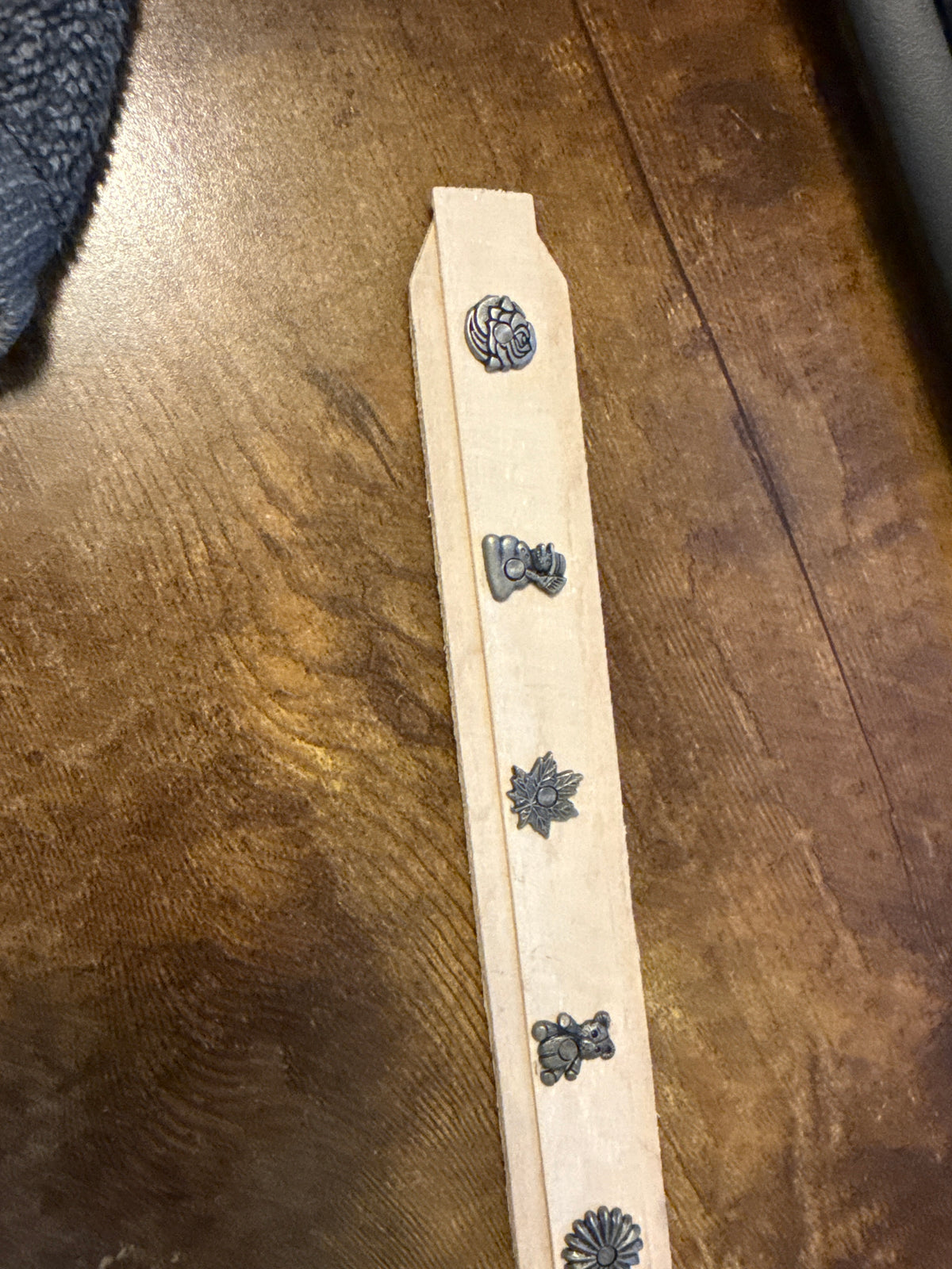 Assorted tacks