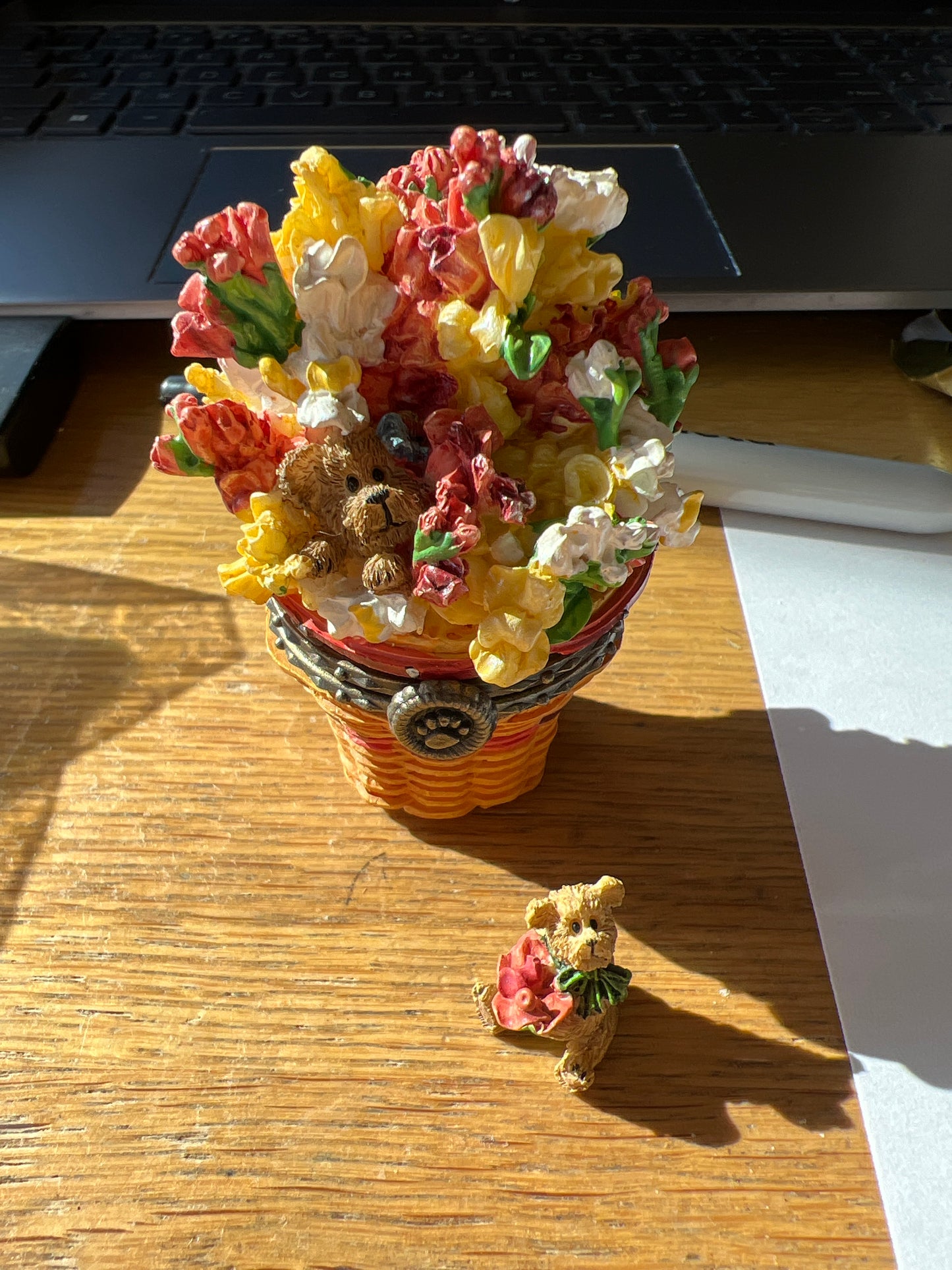 Longaberger Boyd’s bear treasure box “snapdragon”