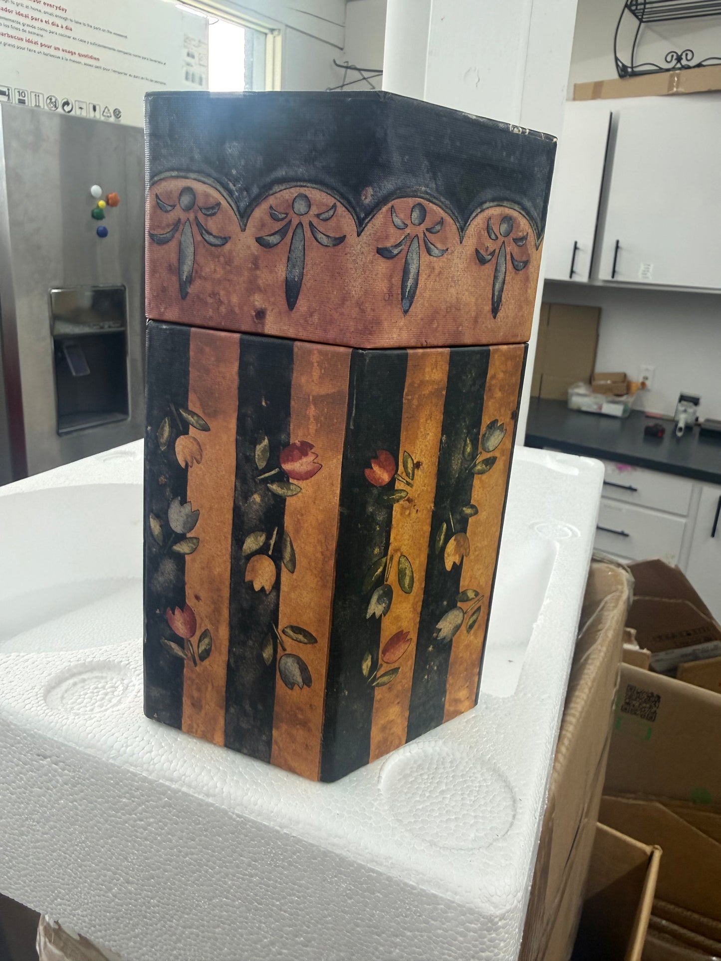 Homestead decorative box