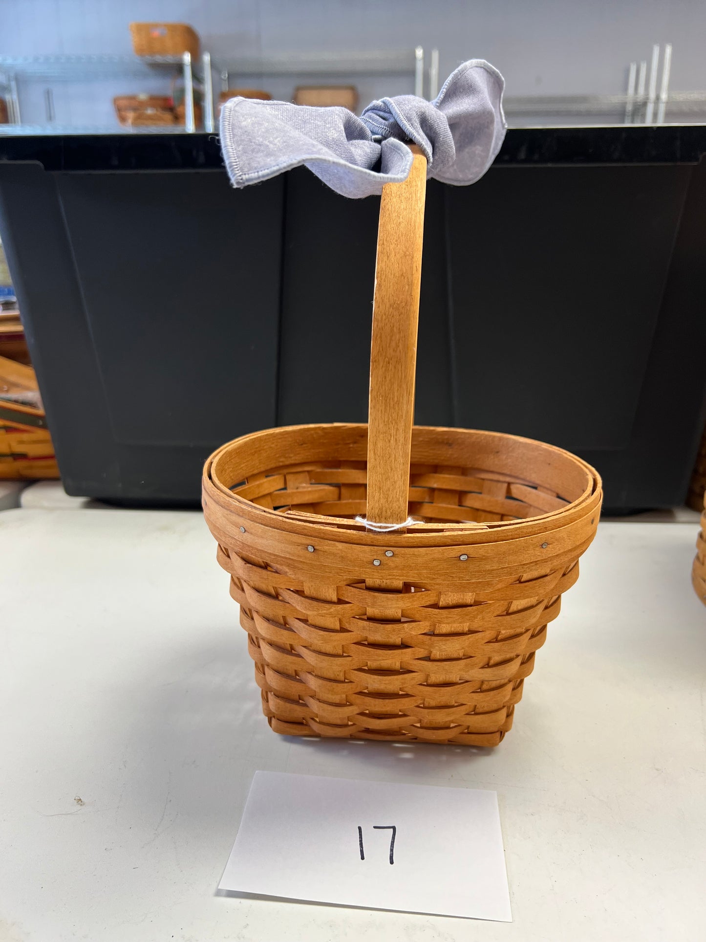 Longaberger 1992 Easter basket with handle tie