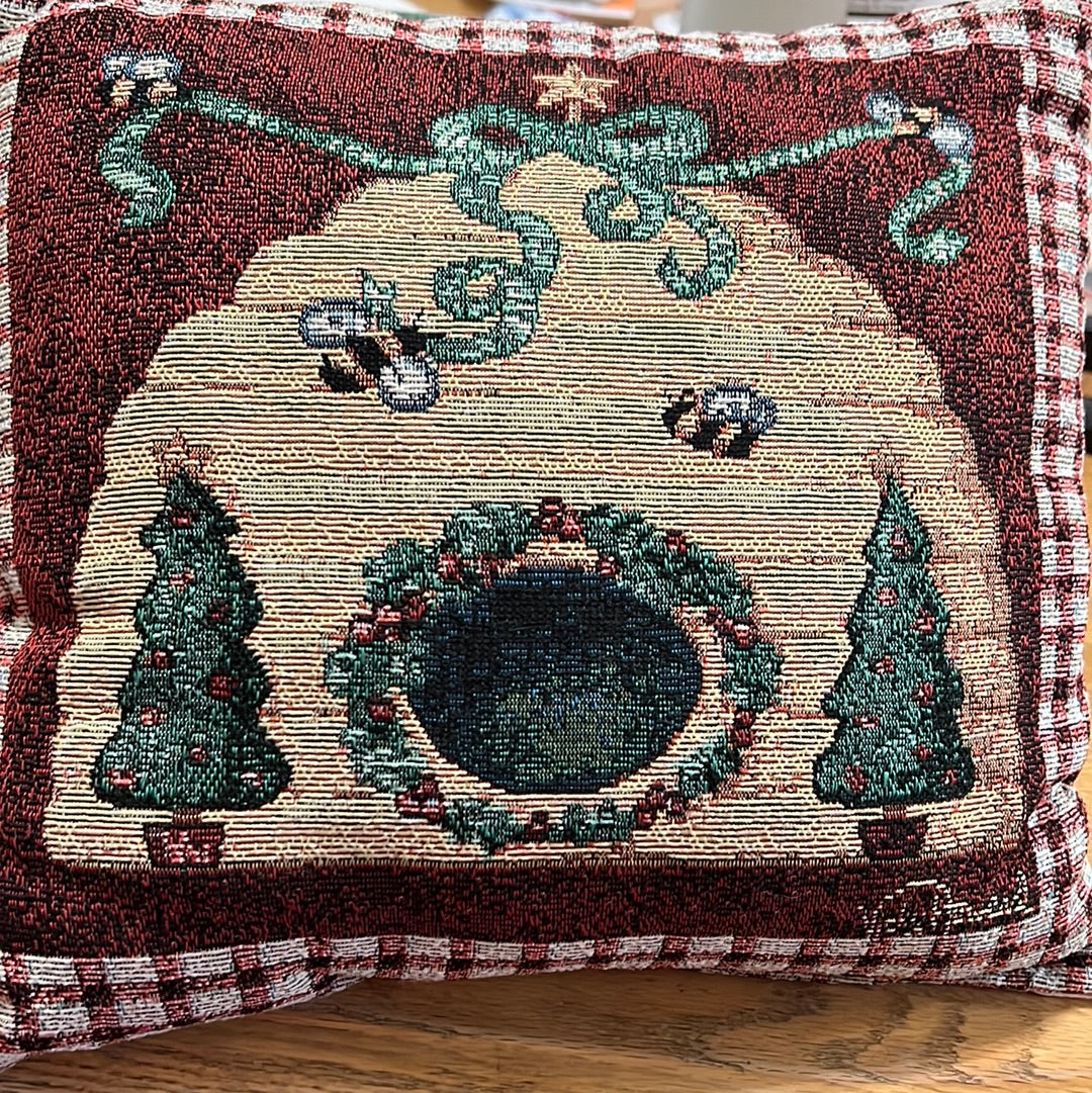 Homestead bee pillow
