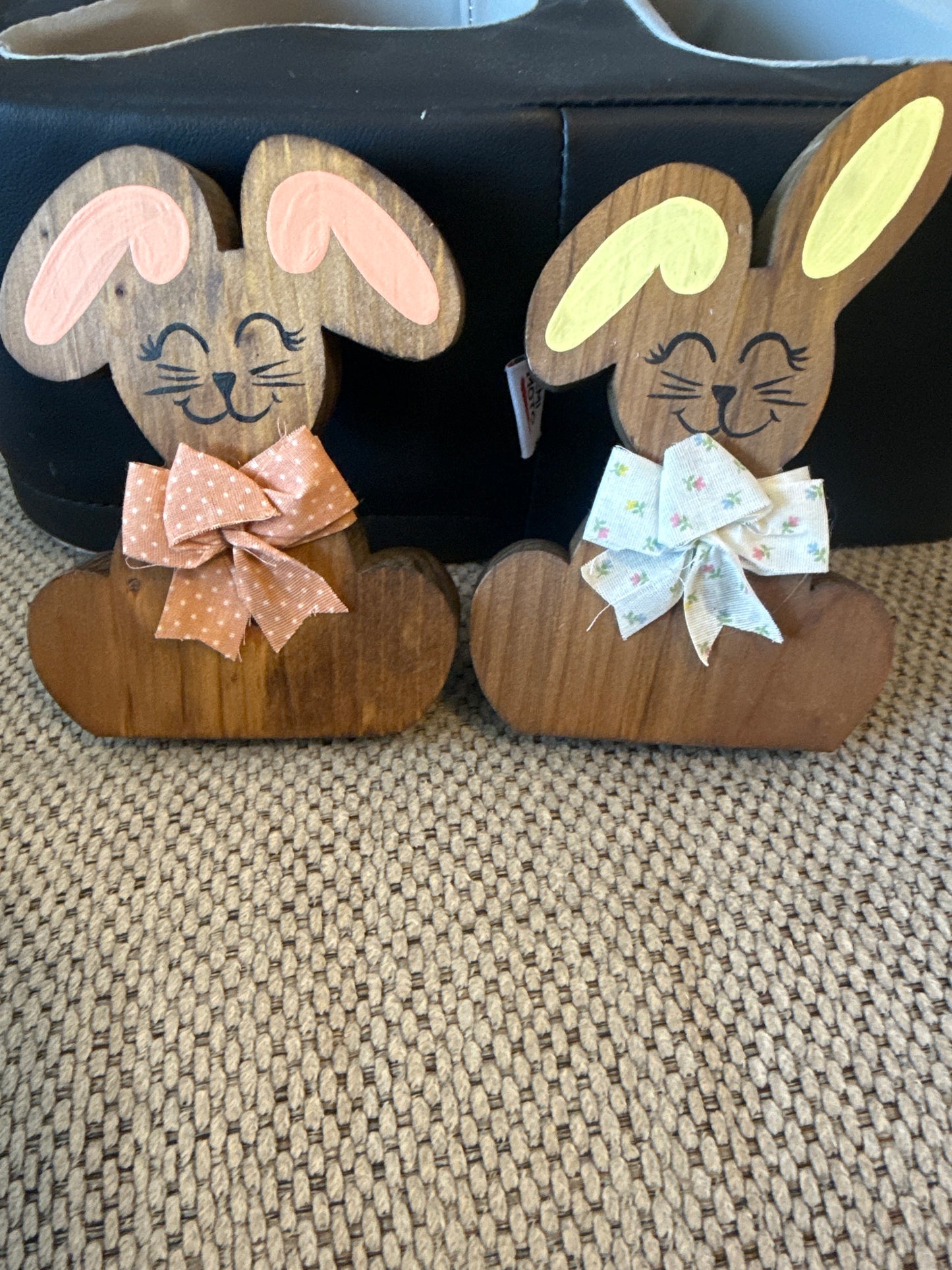 Homestead wood bunny decor