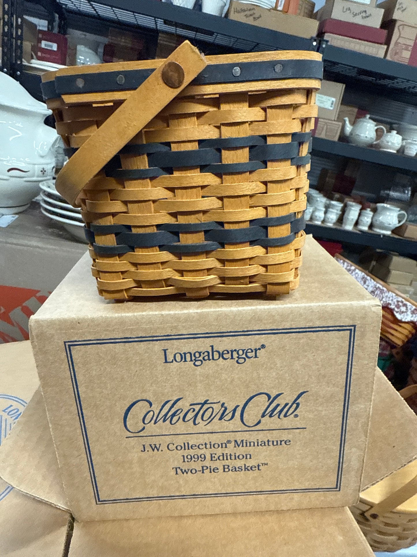 Longaberger jw mini two pie basket with riser
