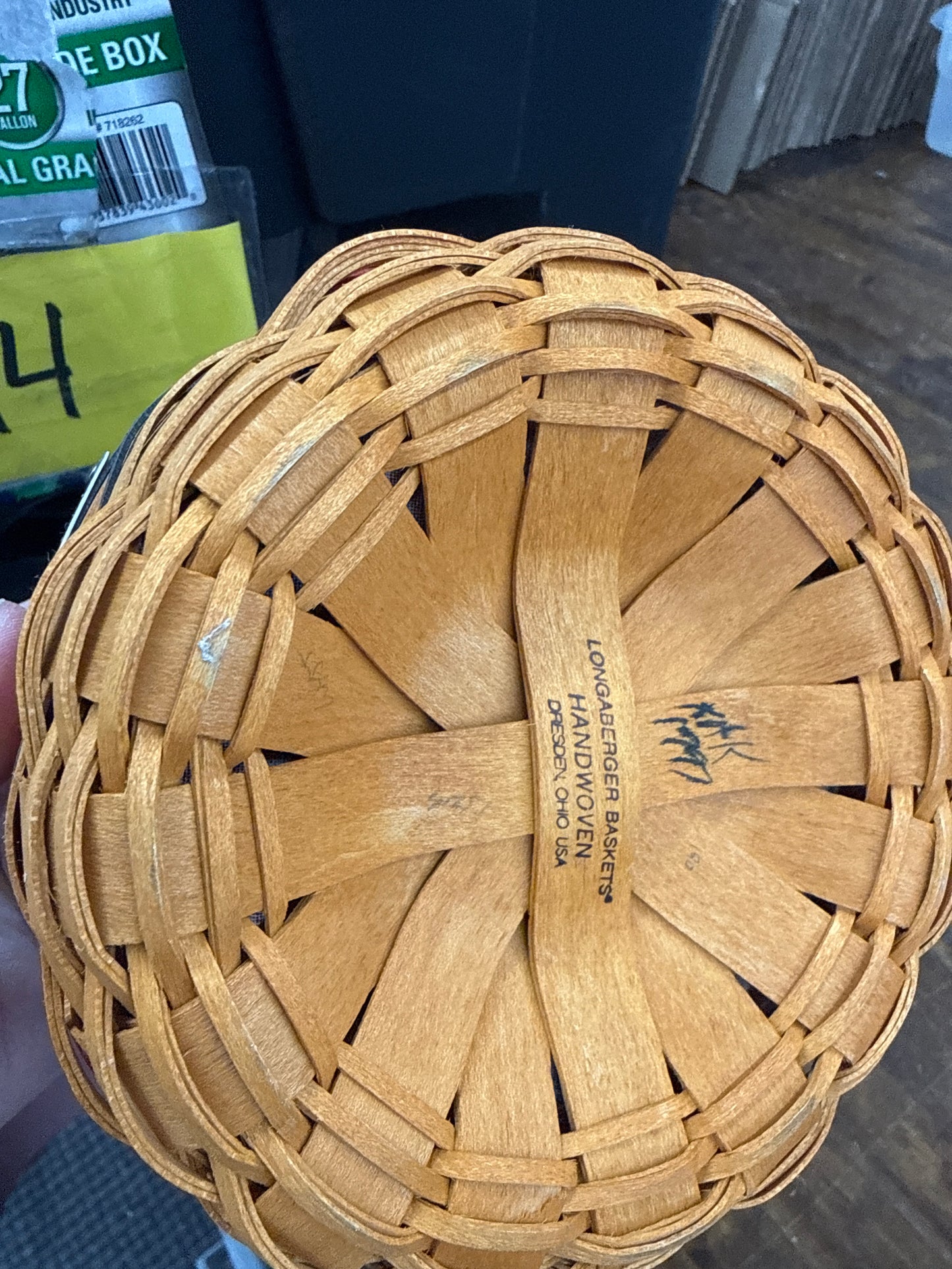 Longaberger 1997 inaugural basket with liner and protector