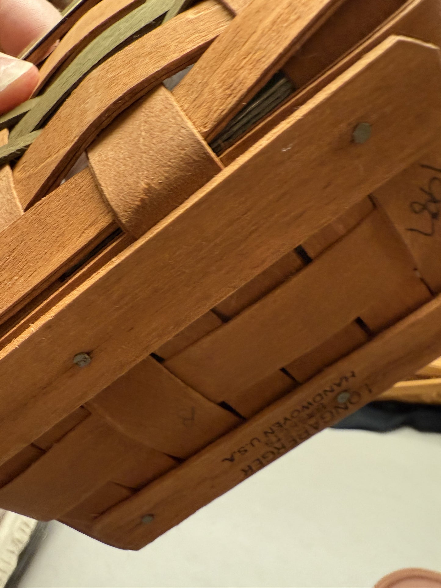 Longaberger 1997 mistletoe with liner and napkins