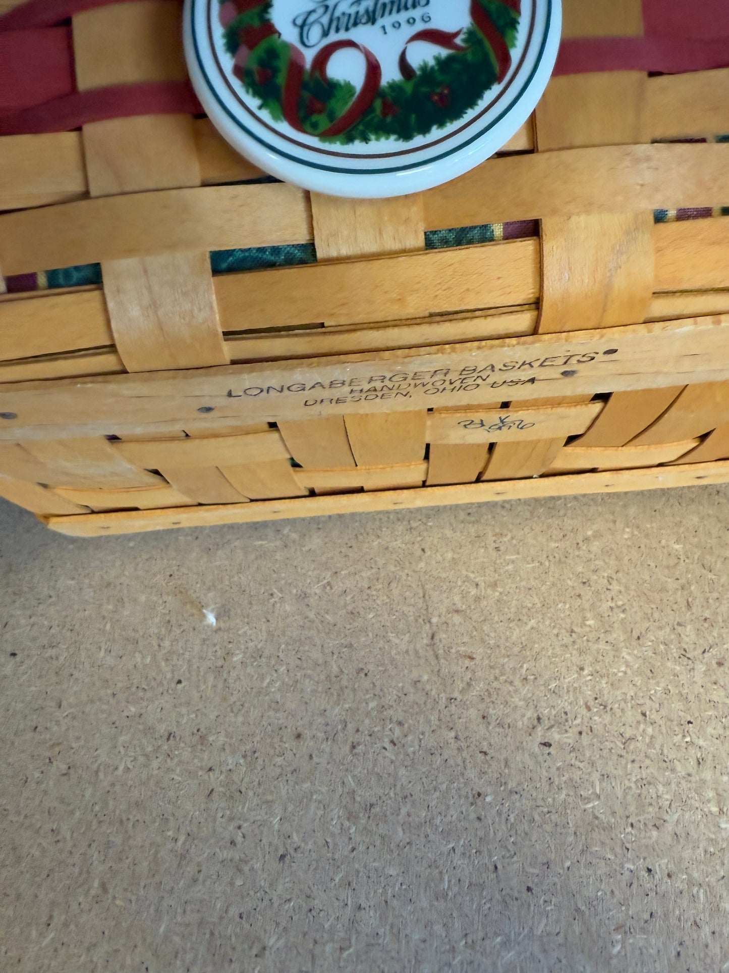 Longaberger 1996 holiday cheer with lid, liner and protector