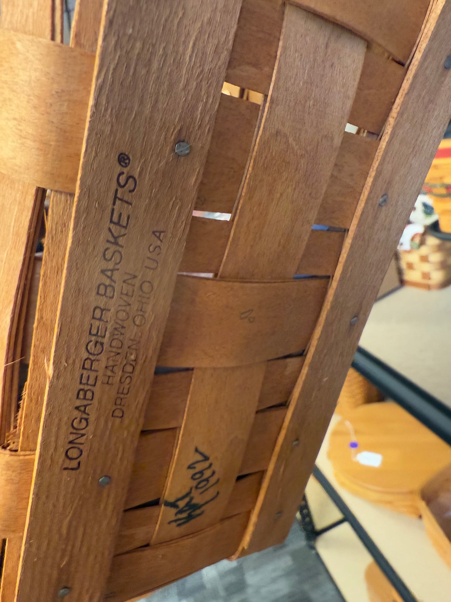 Longaberger 1992 seasons greetings basket with liner