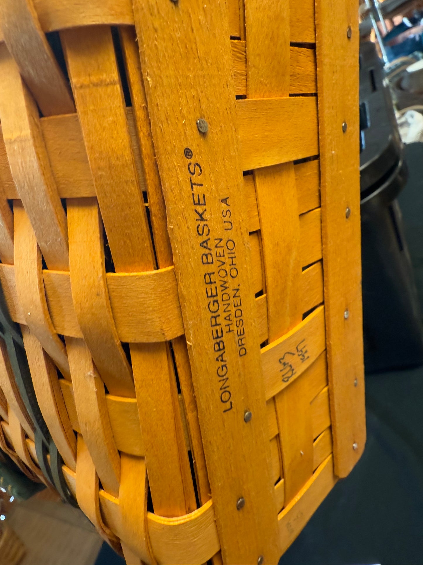 Longaberger 1997 fellowship basket with liner, protector, and handle gripper