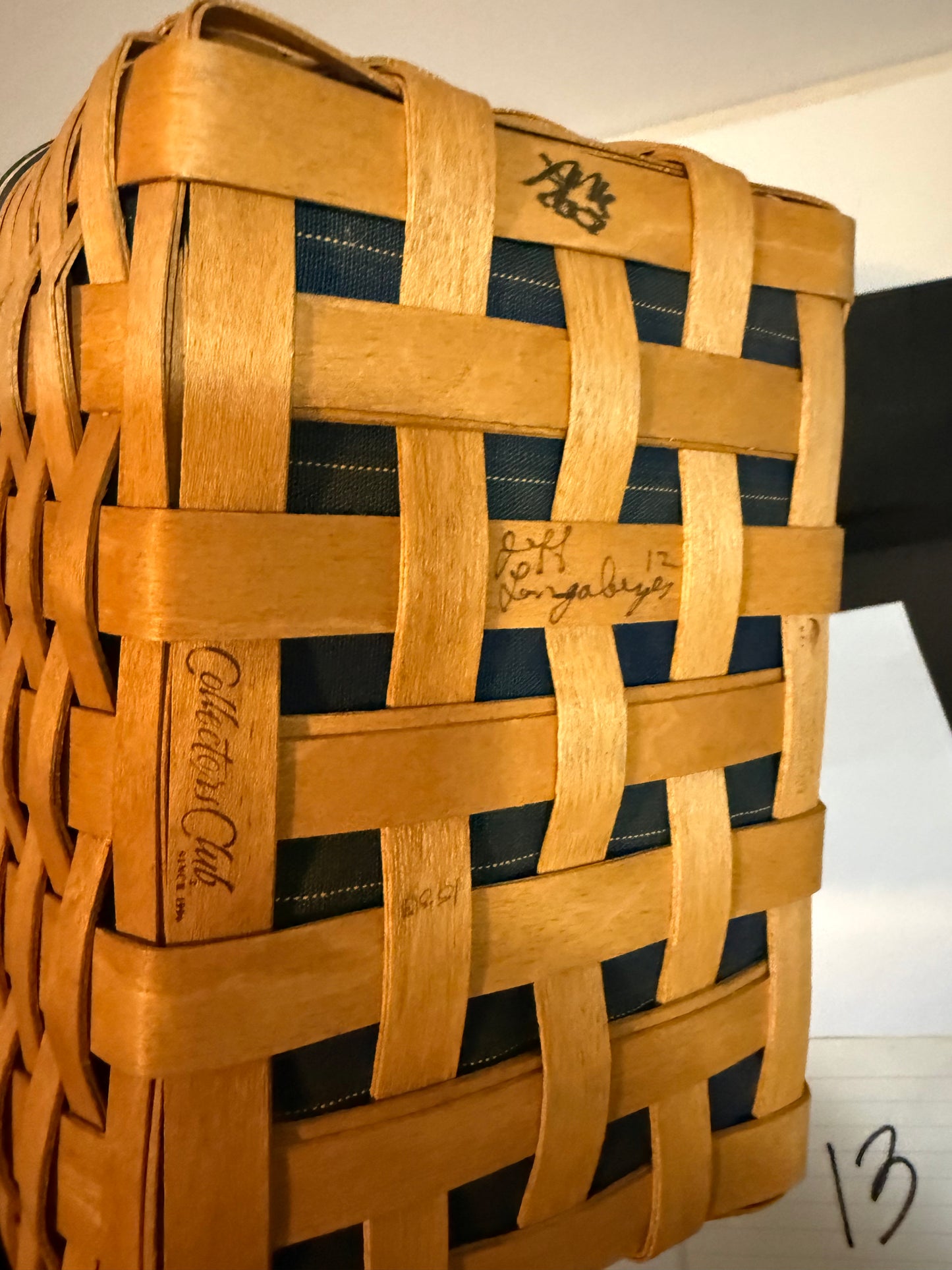 Longaberger 2007 collectors club member basket with liner, protector, and handle tie