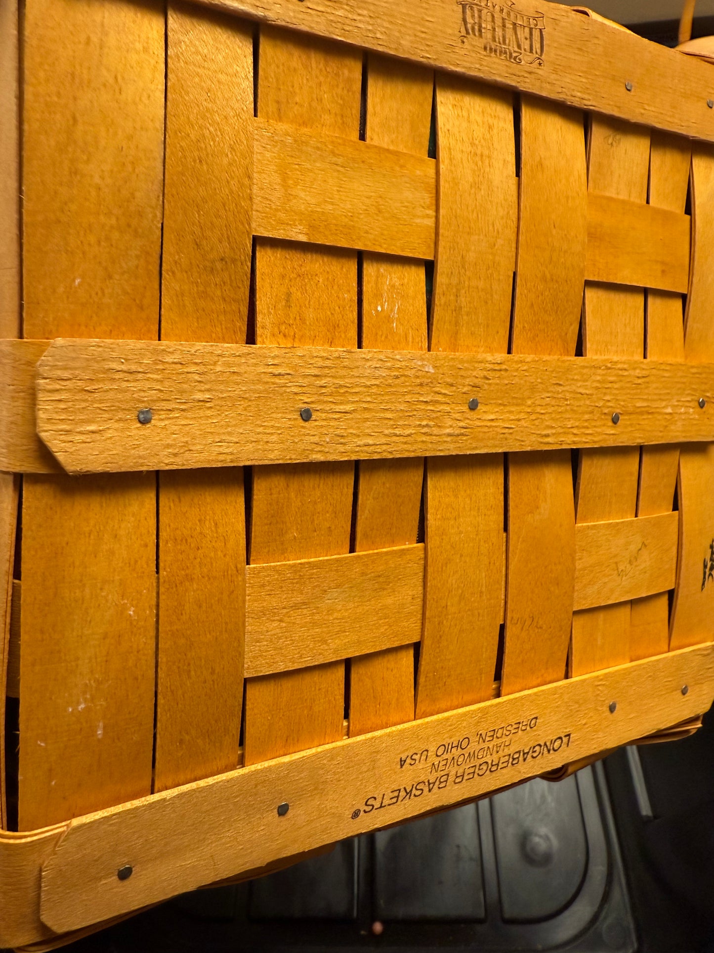 Longaberger 2000 deck the halls with liner and protector