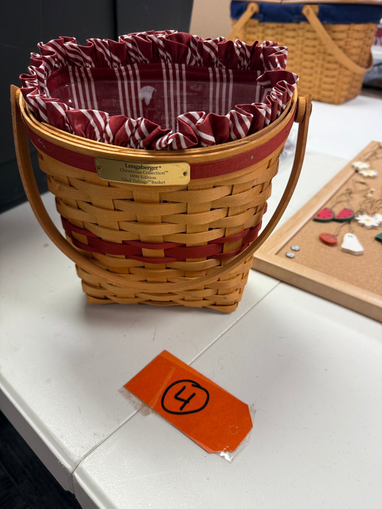 Longaberger 1998 glad tidings with liner and protector