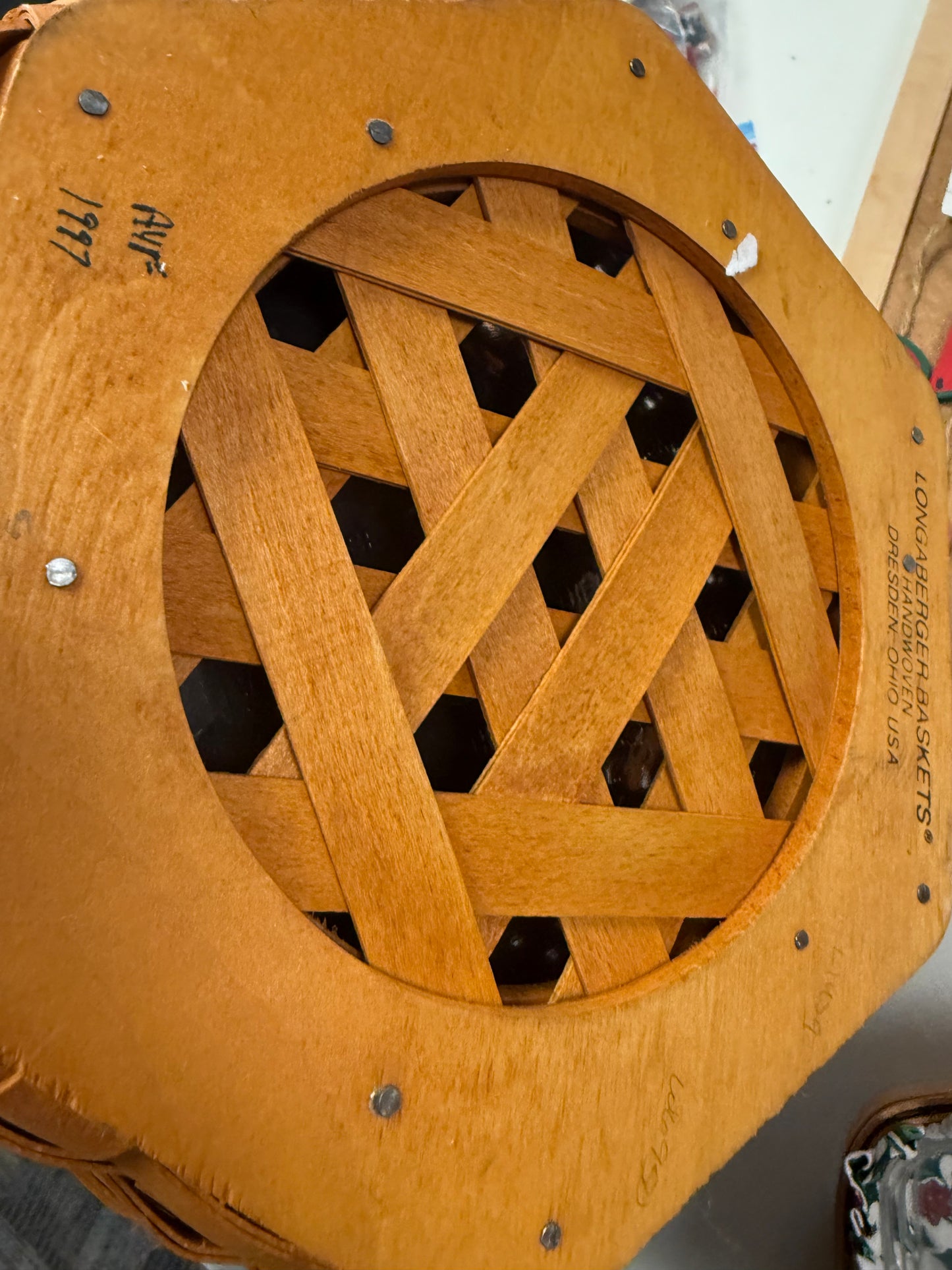 Longaberger 1997 snowflake with lid and protector