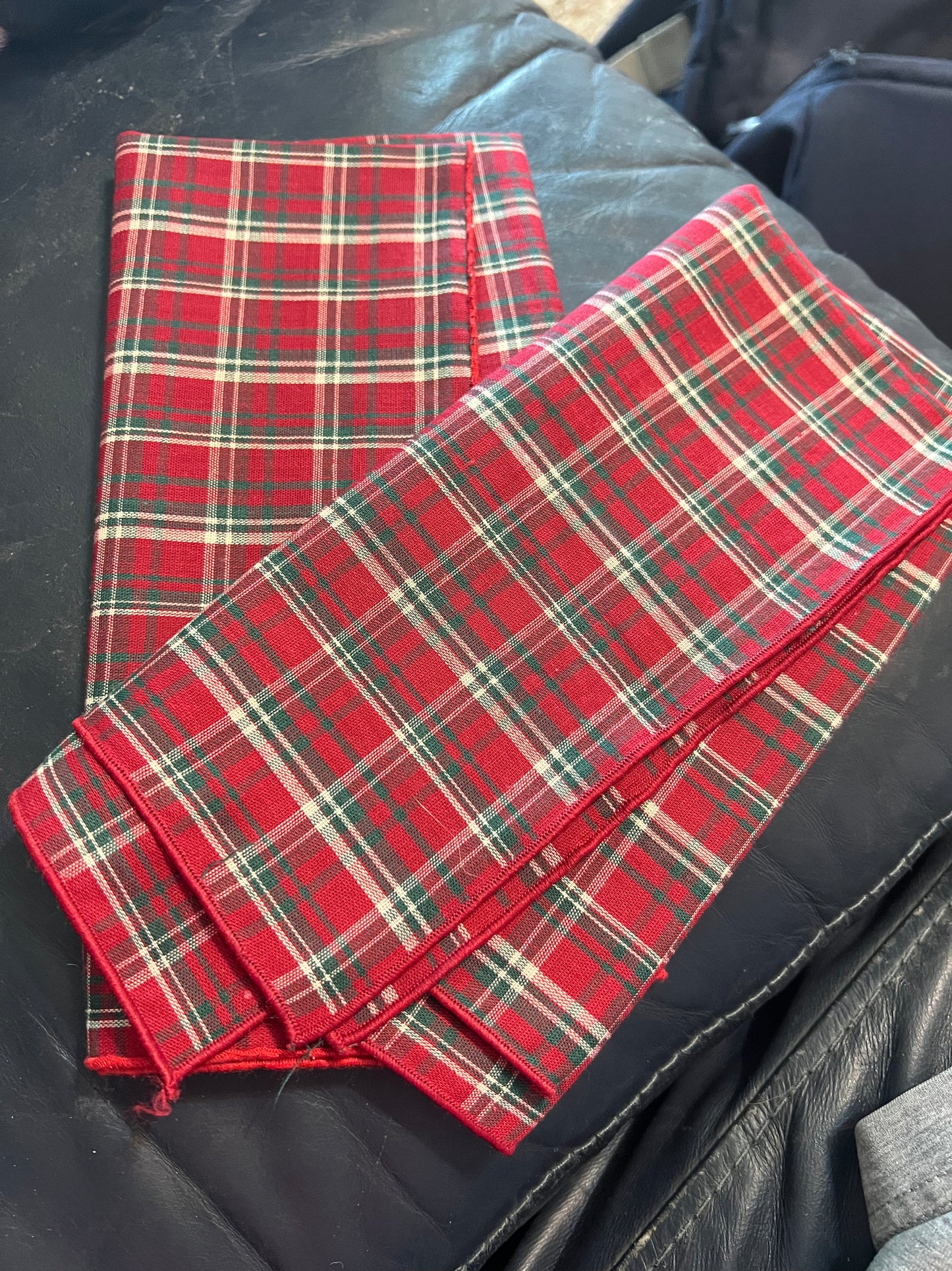 Longaberger set of napkins in plaid tidings