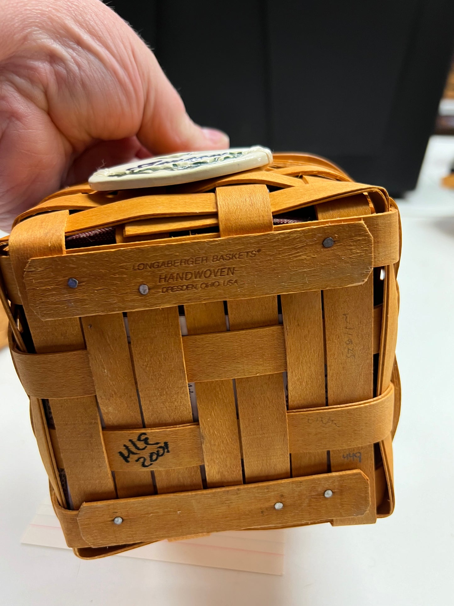 Longaberger Tarragon Basket with Lid,protector & tie on