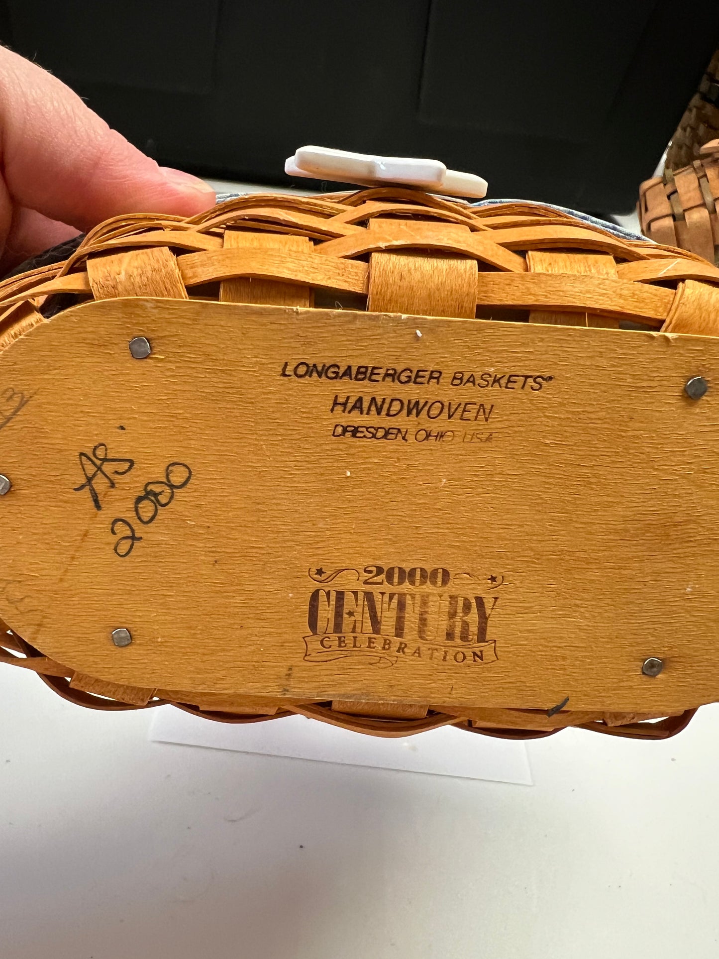 Longaberger 2000 cheers basket with liner, protector & tie on