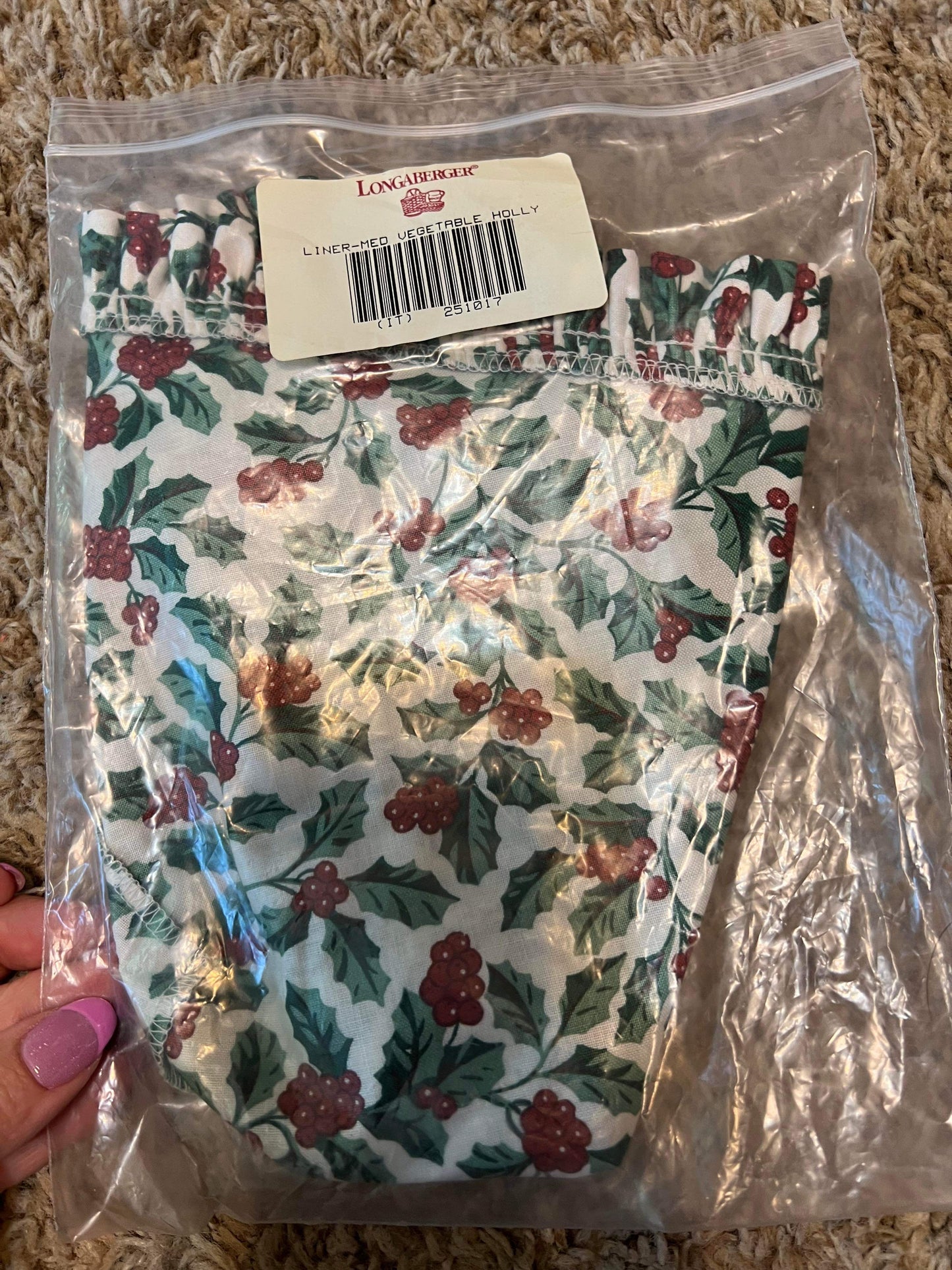Longaberger Medium Vegetable Liner in Traditional Holly