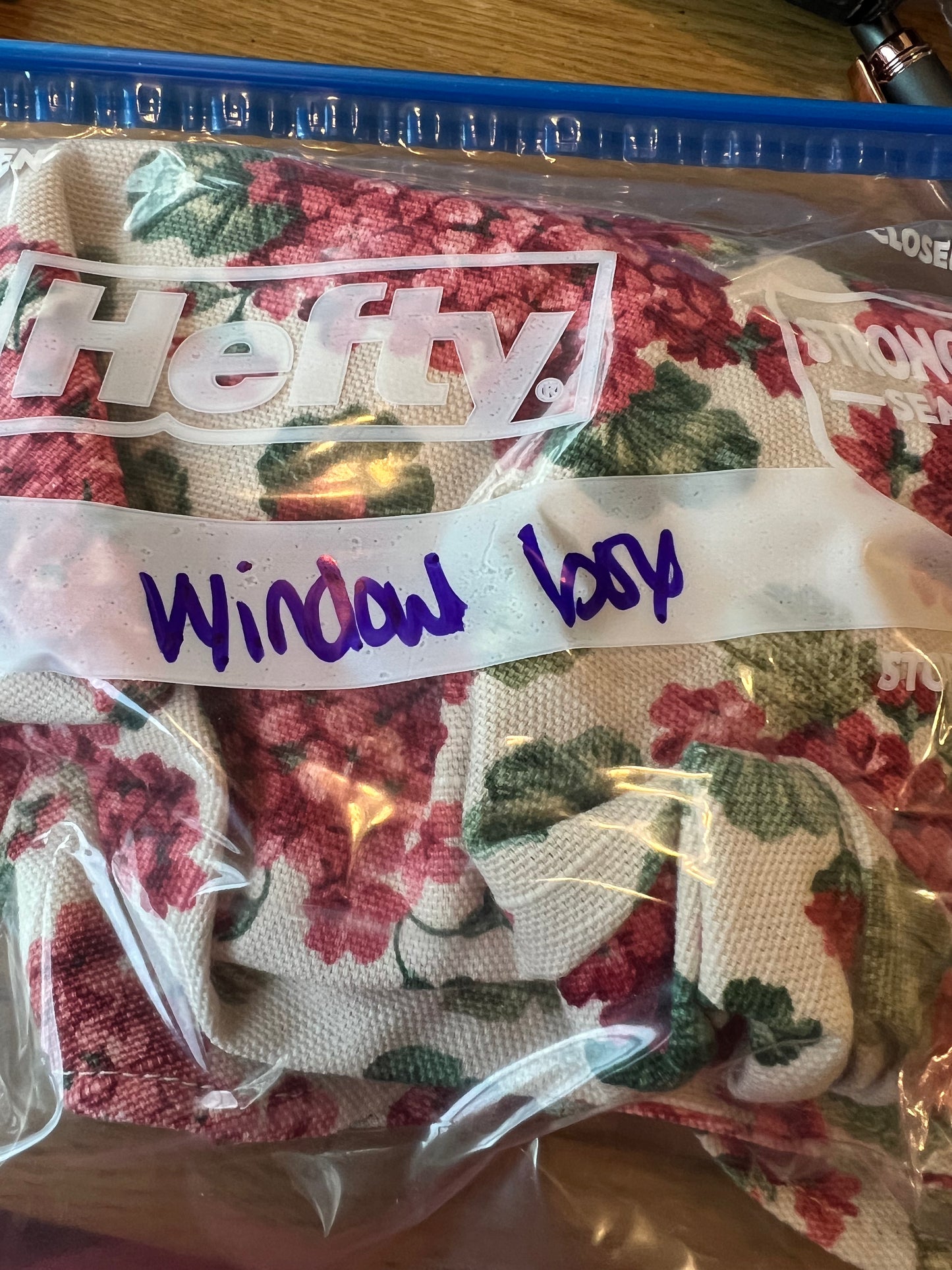 Longaberger Window box Liner in geranium